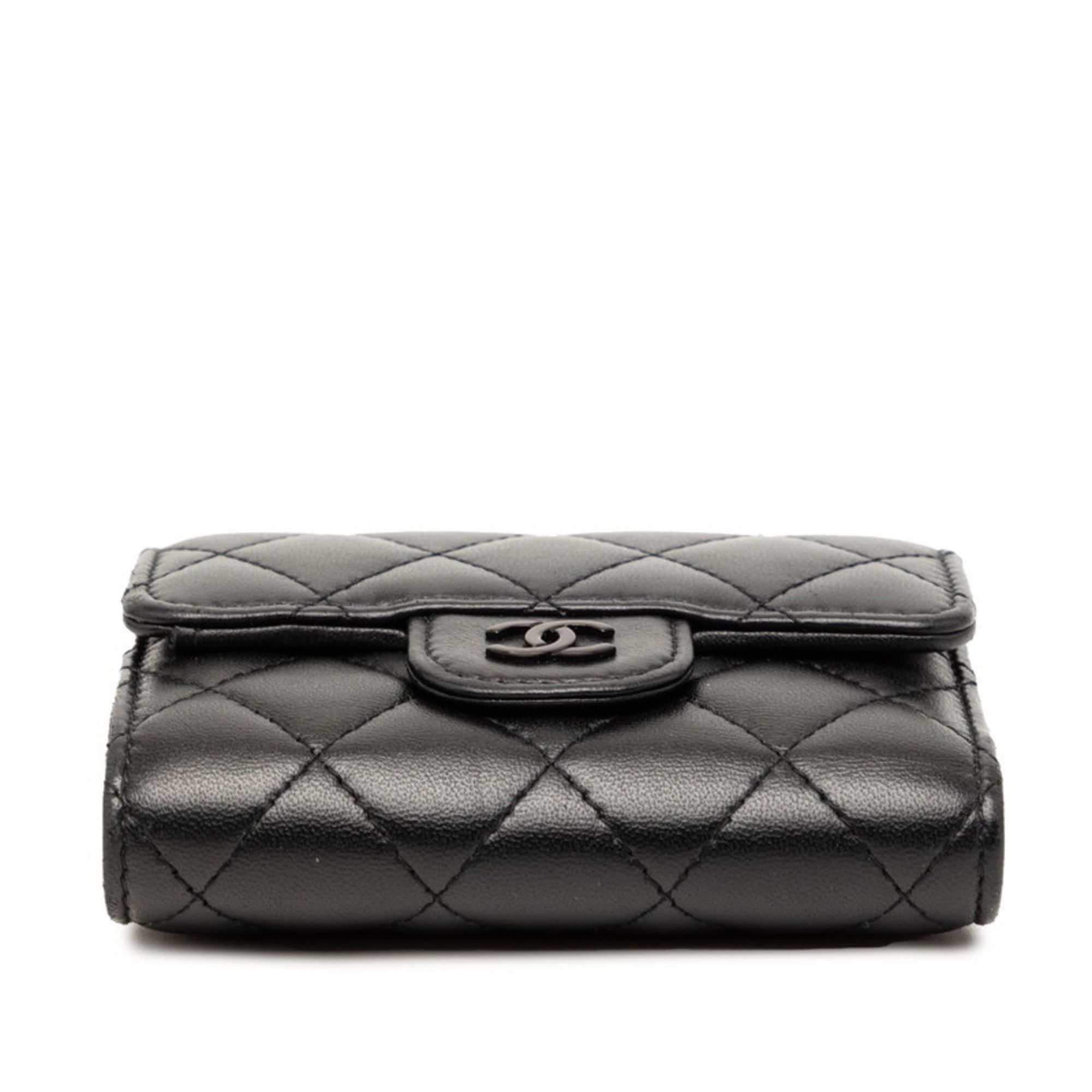 Matelasse Leather Wallet (Tri-Fold) (Pre-Owned) - Chanel - Modalova