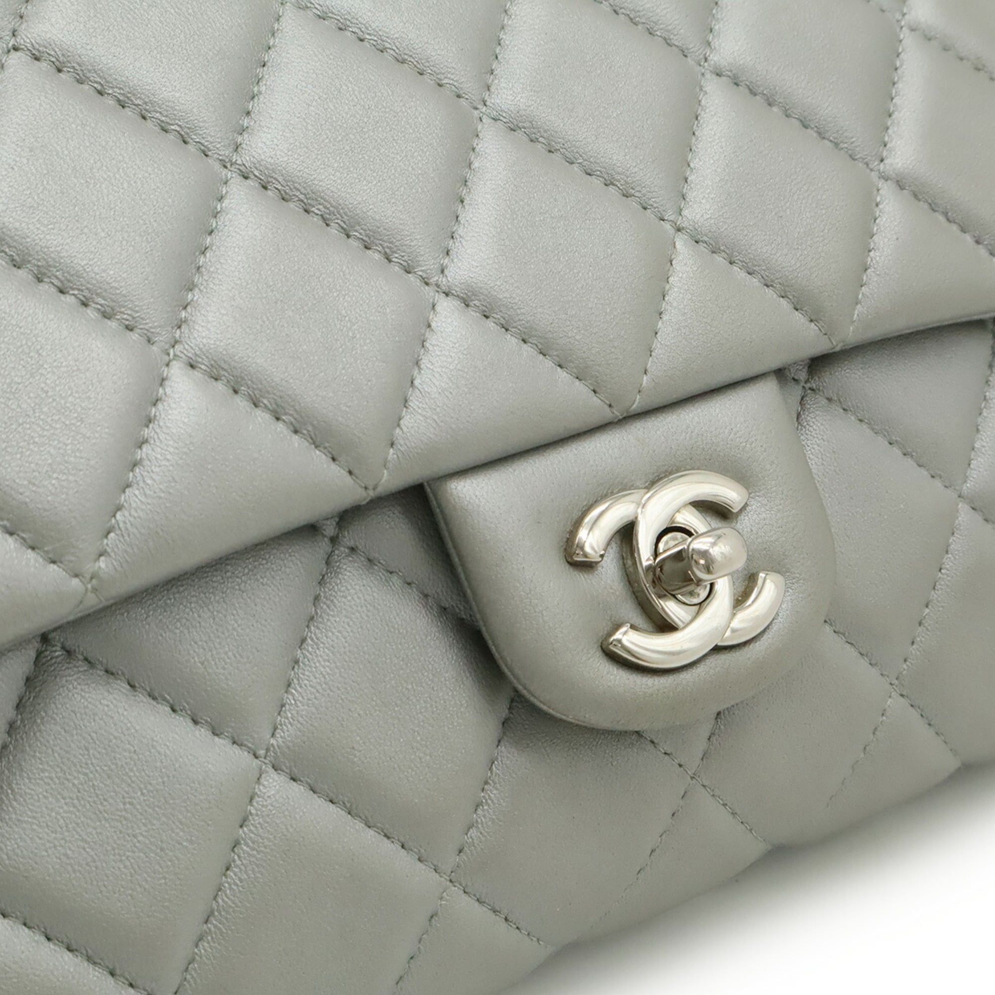 Leather Shoulder Bag (Pre-Owned) - Chanel - Modalova
