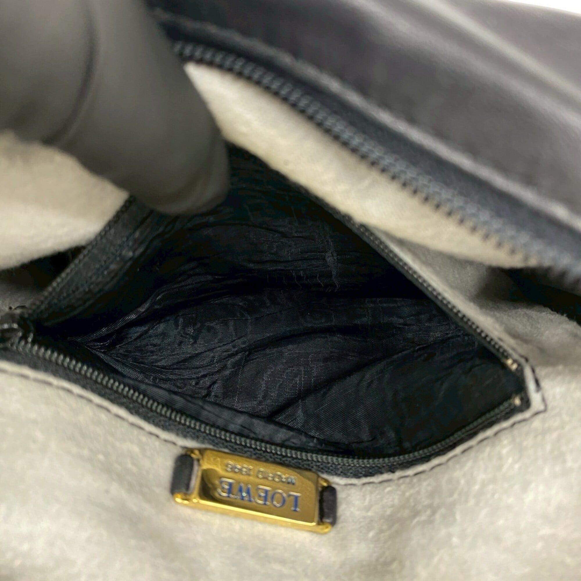 Leather Pochette Shoulder Bag (Pre-Owned) - Loewe - Modalova