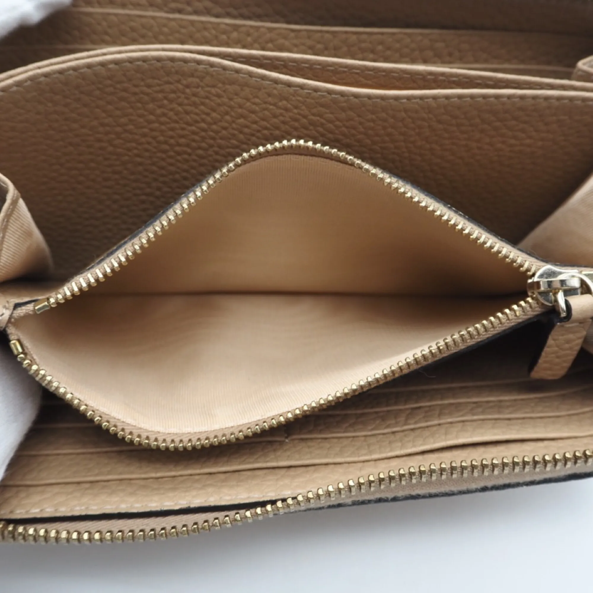 Leather Long Wallet (Bi-Fold) (Pre-Owned) - Valentino - Modalova