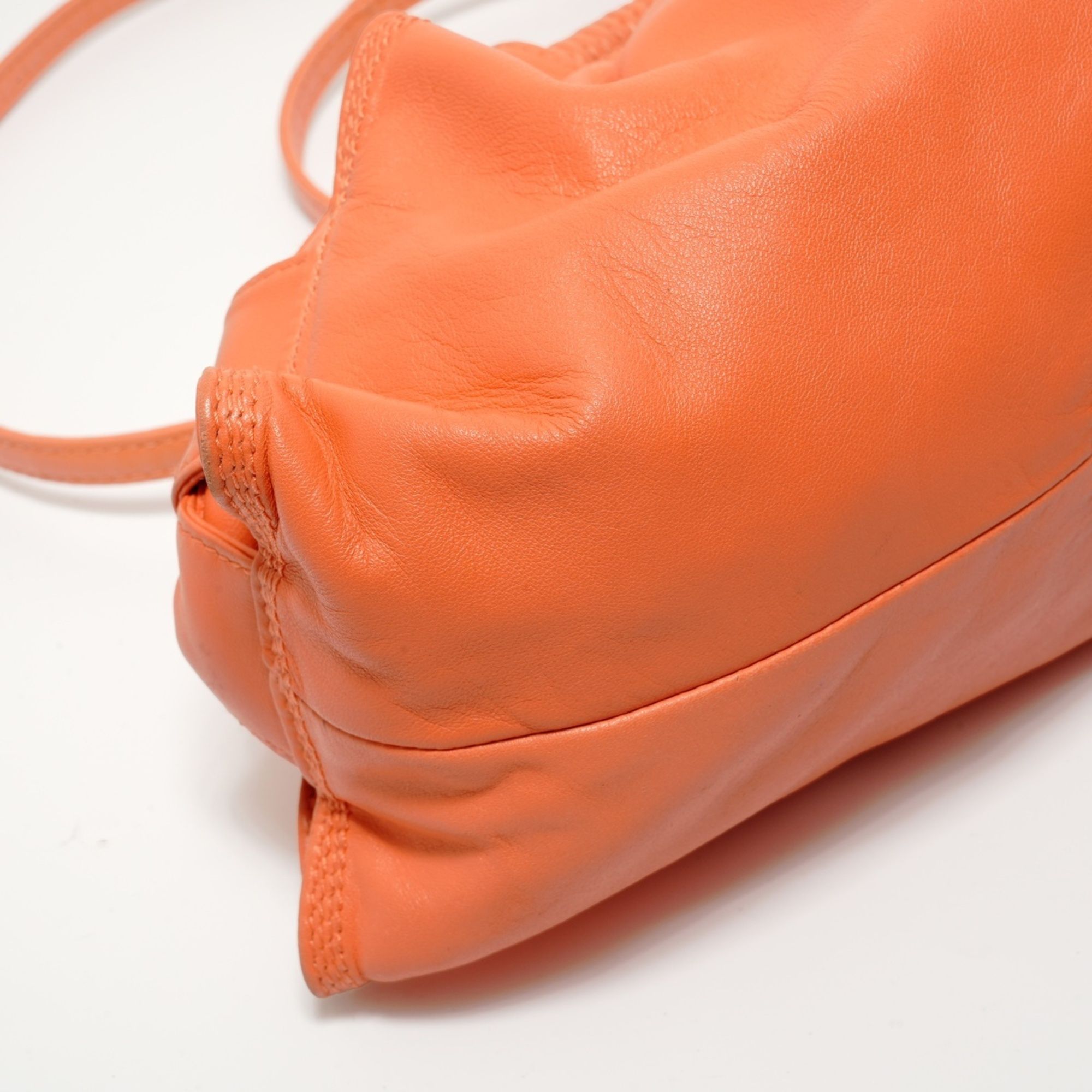 Leather Shoulder Bag (Pre-Owned) - Loewe - Modalova