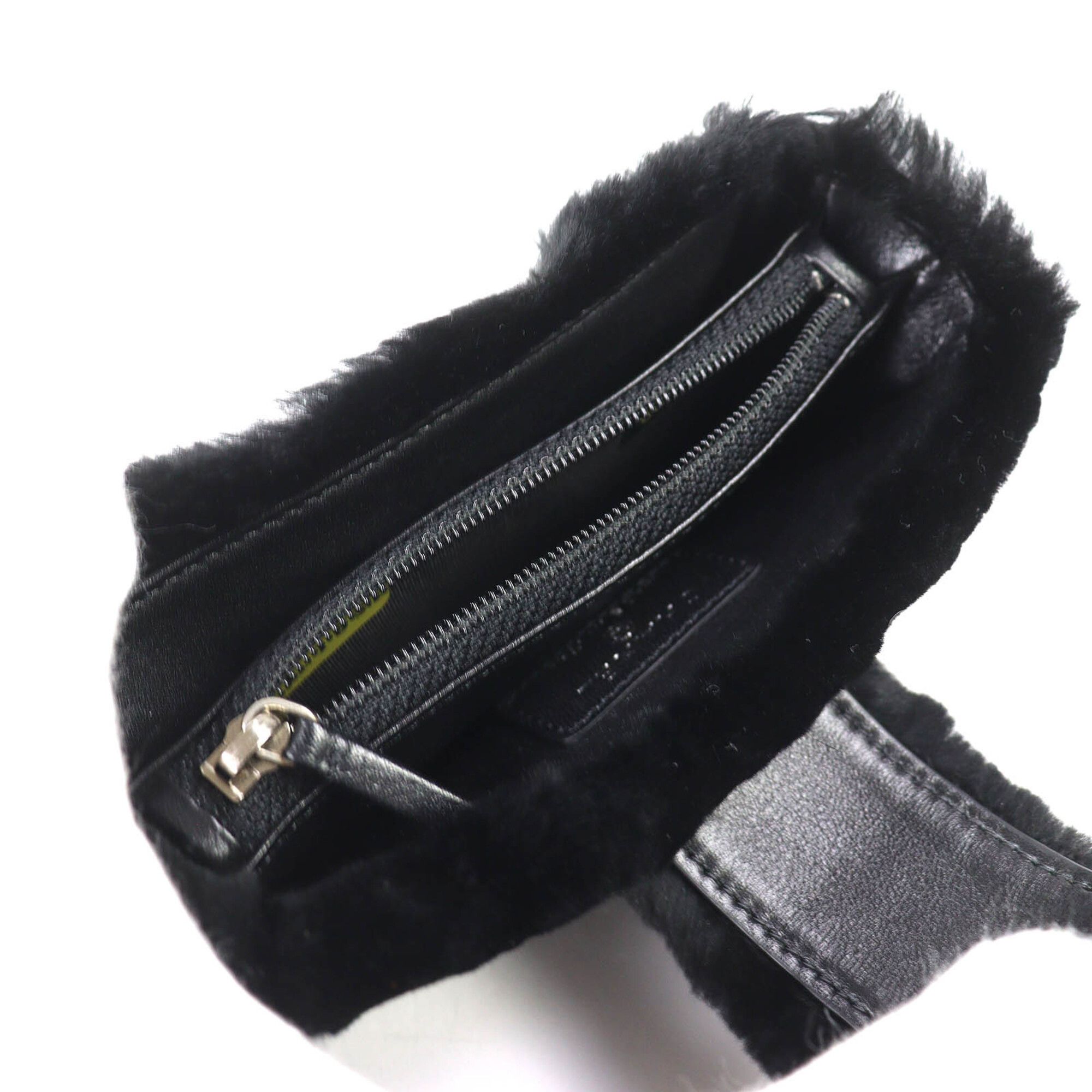 Chanel Black Pouch (Pre-Owned) - Chanel - Modalova