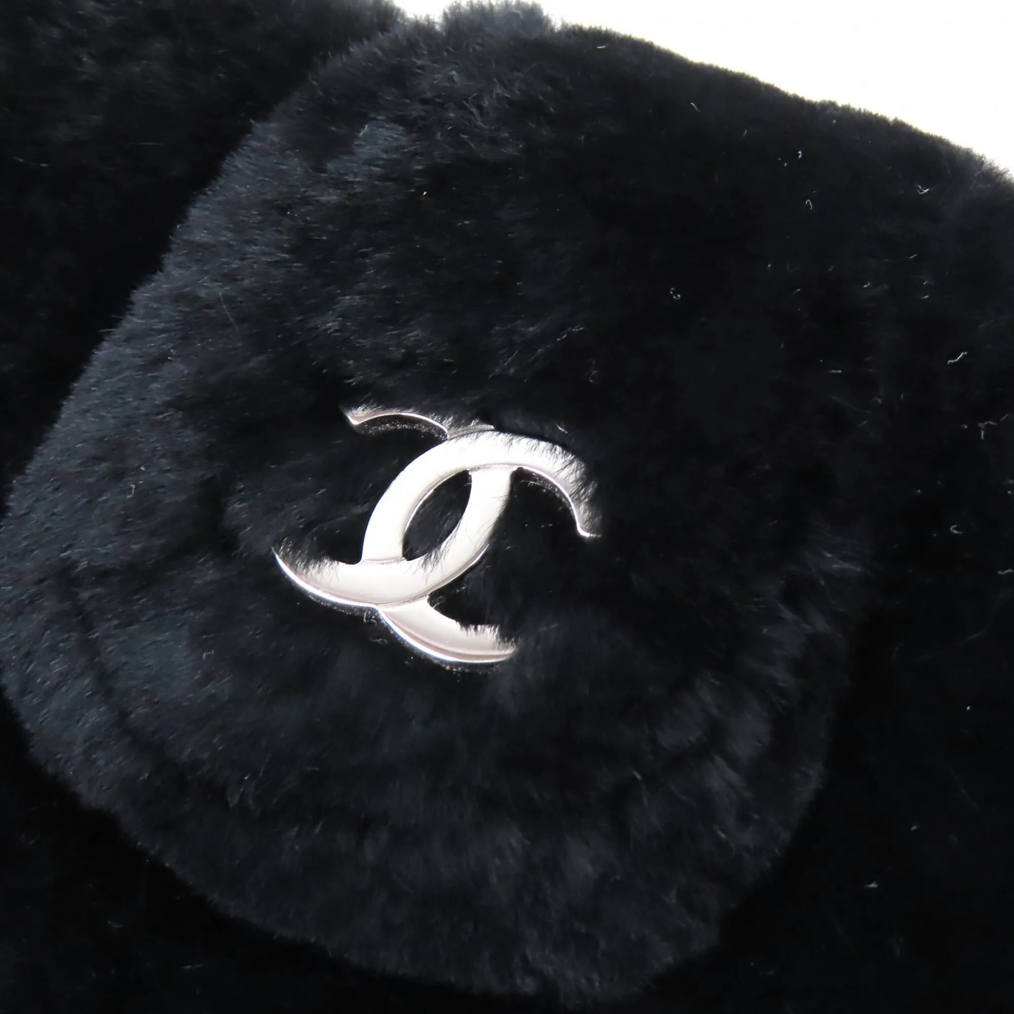Chanel Black Pouch (Pre-Owned) - Chanel - Modalova