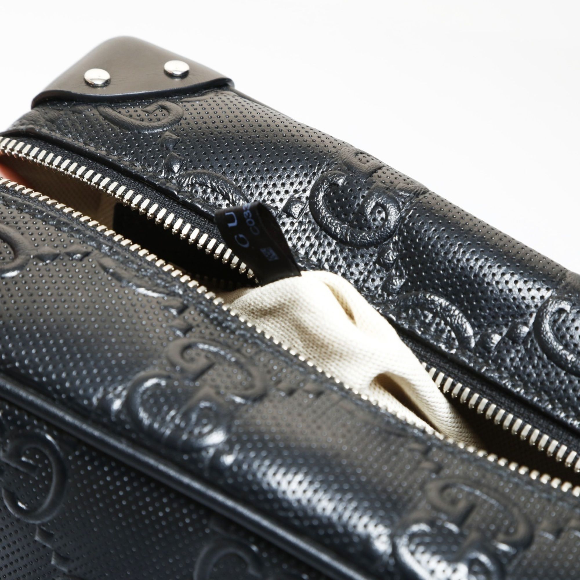 Embossed Shoulder Bag (Pre-Owned) - Gucci - Modalova