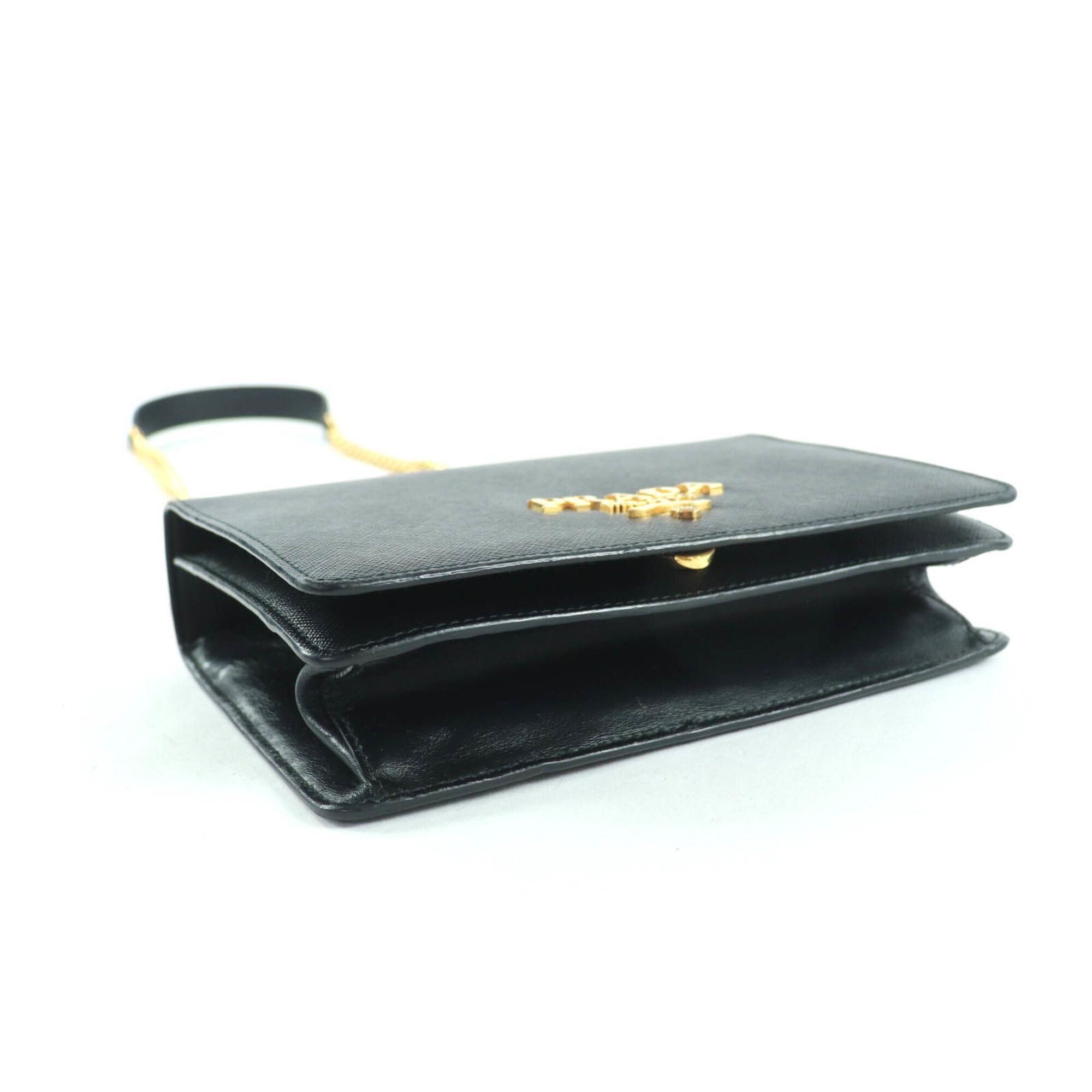 Saffiano Triangle Leather Shoulder Bag (Pre-Owned) - Prada - Modalova
