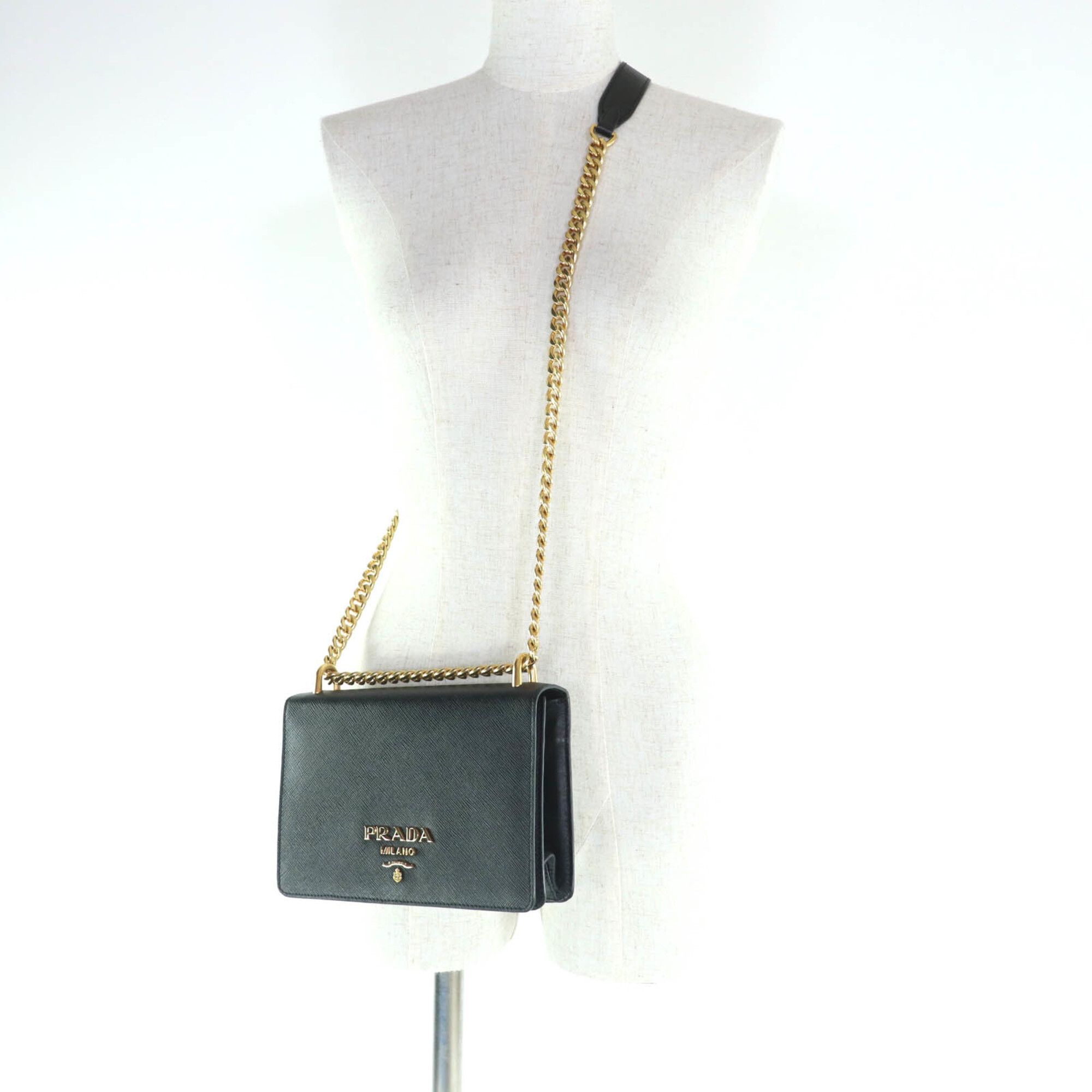 Saffiano Triangle Leather Shoulder Bag (Pre-Owned) - Prada - Modalova