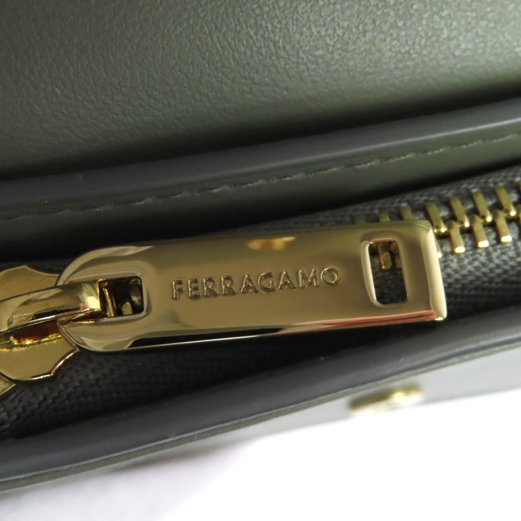 Gancini Leather Wallet (Bi-Fold) (Pre-Owned) - Salvatore Ferragamo - Modalova