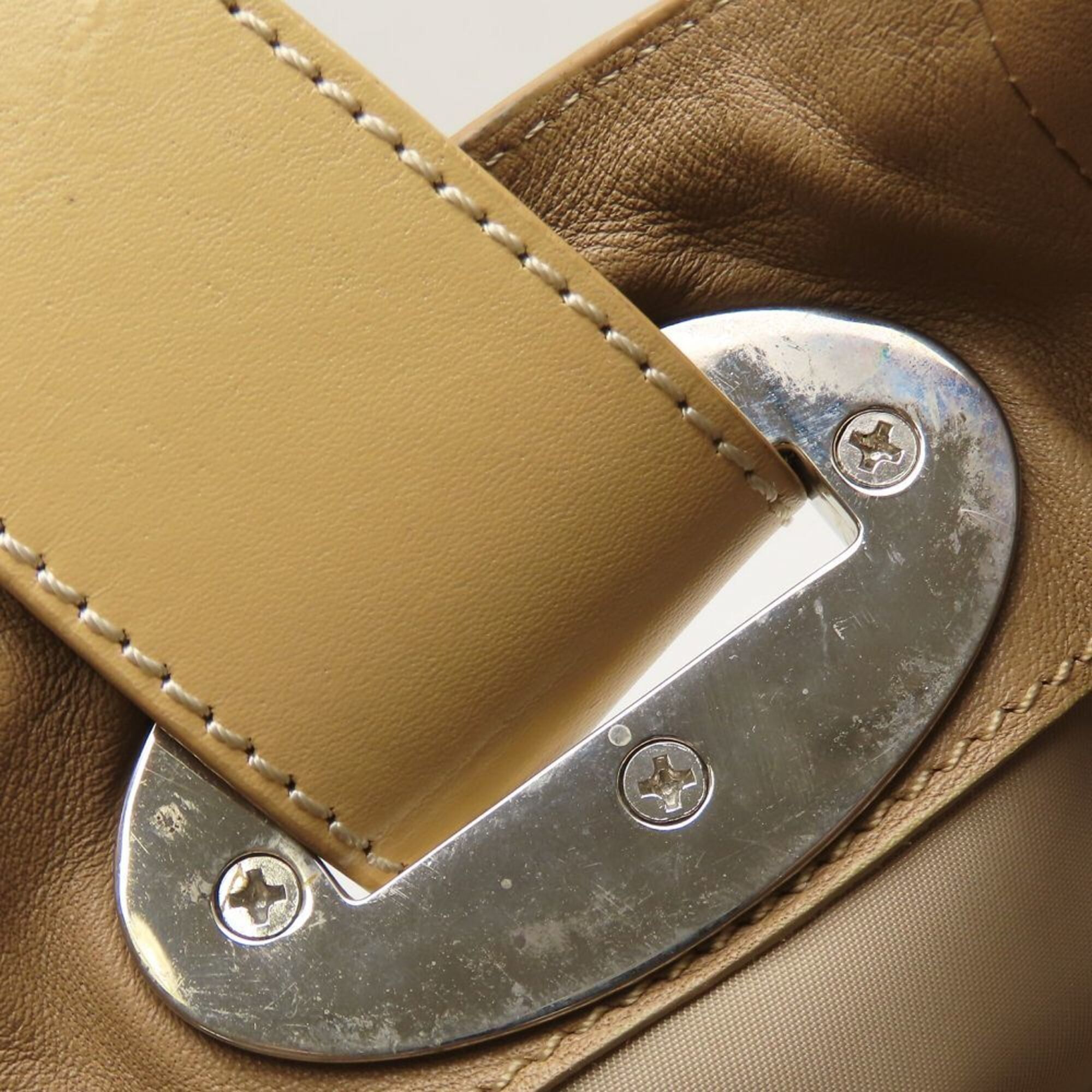 Leather Handbag (Pre-Owned) - Tod's - Modalova