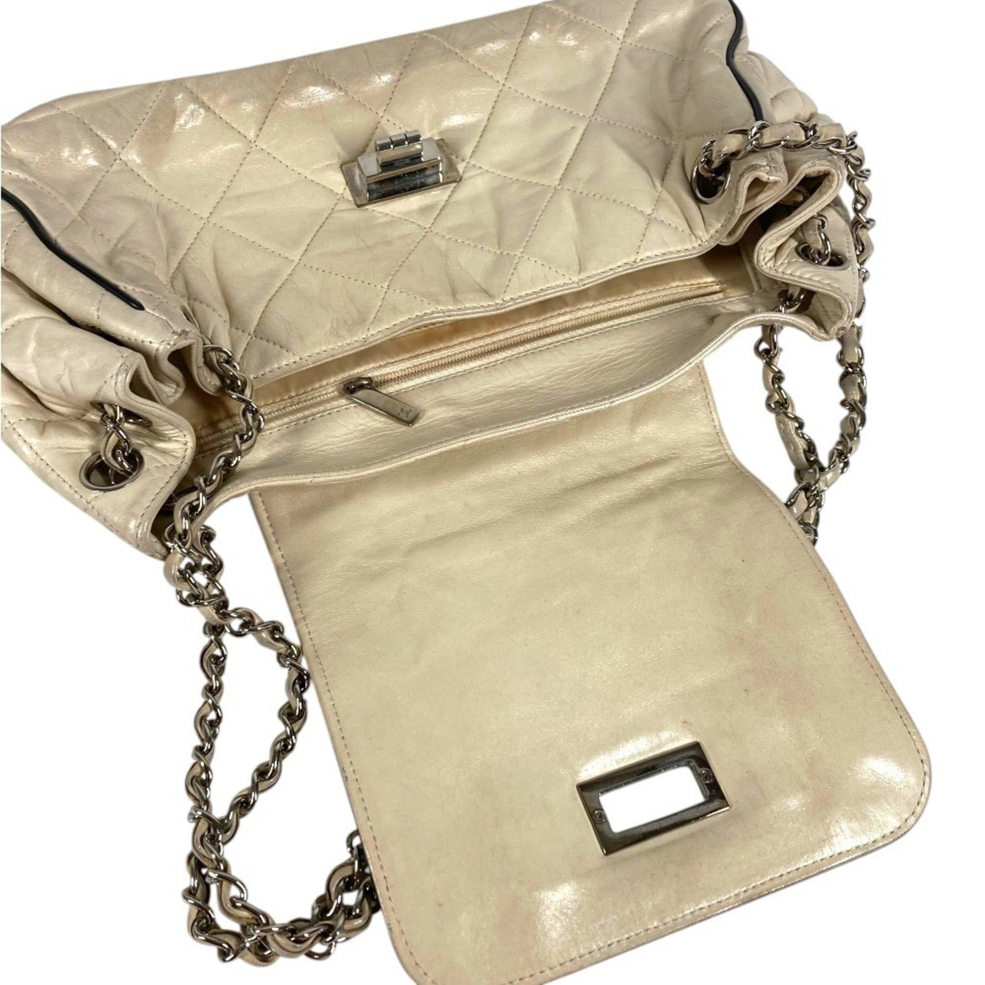 Leather Shoulder Bag (Pre-Owned) - Chanel - Modalova