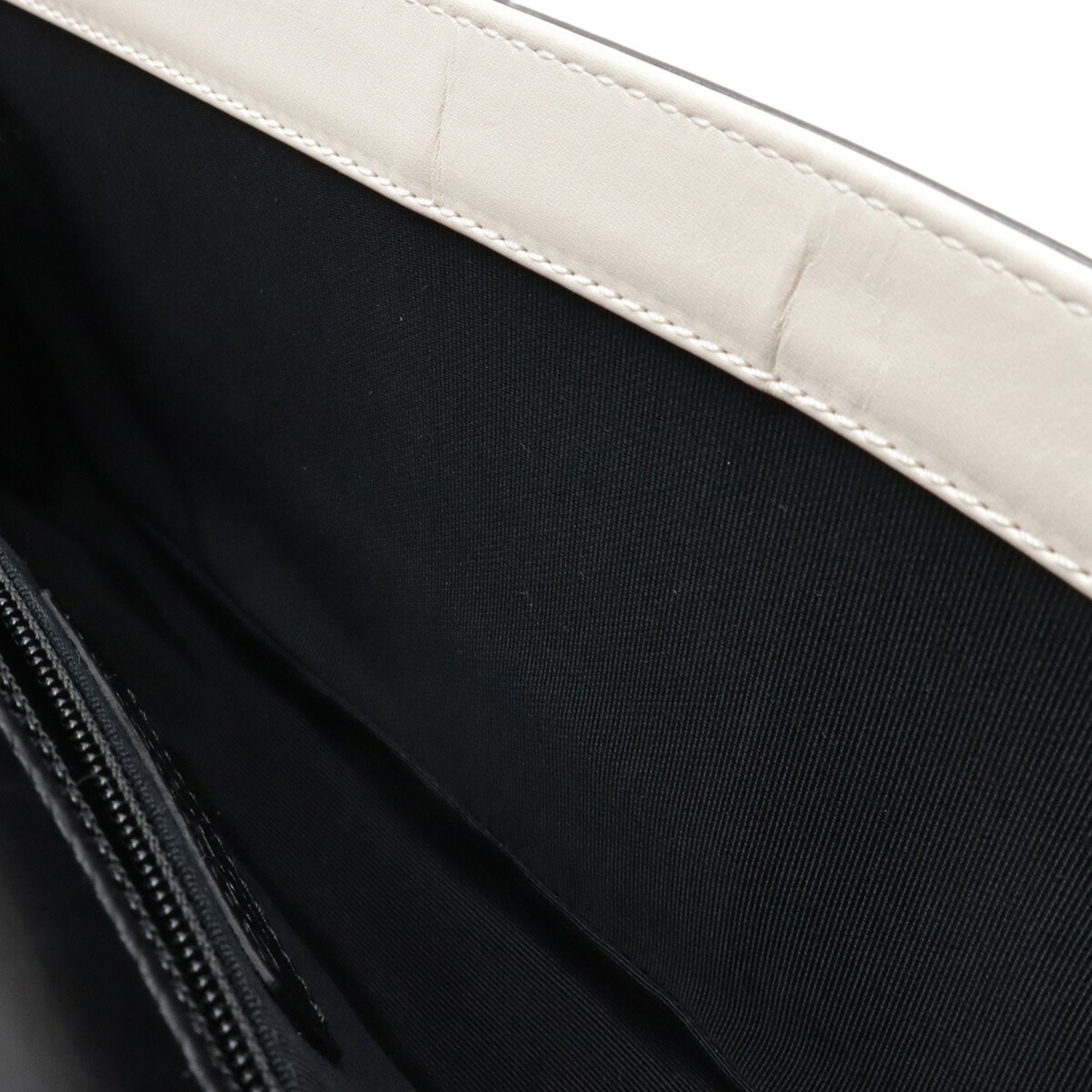Leather Shoulder Bag (Pre-Owned) - Chanel - Modalova
