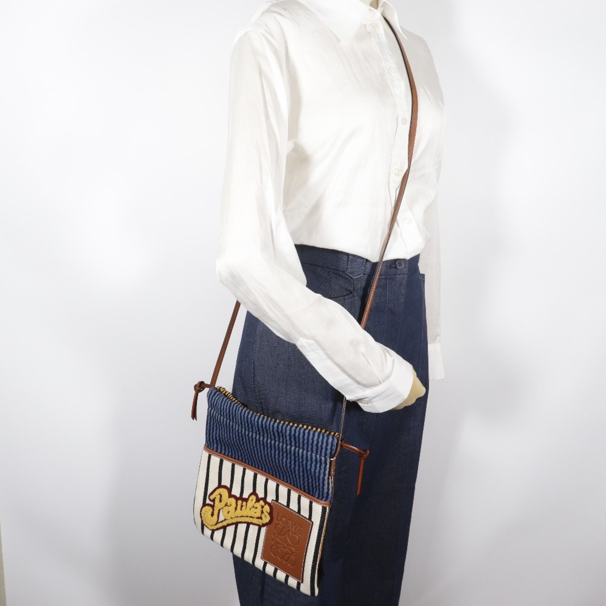 Canvas Shoulder Bag (Pre-Owned) - Loewe - Modalova