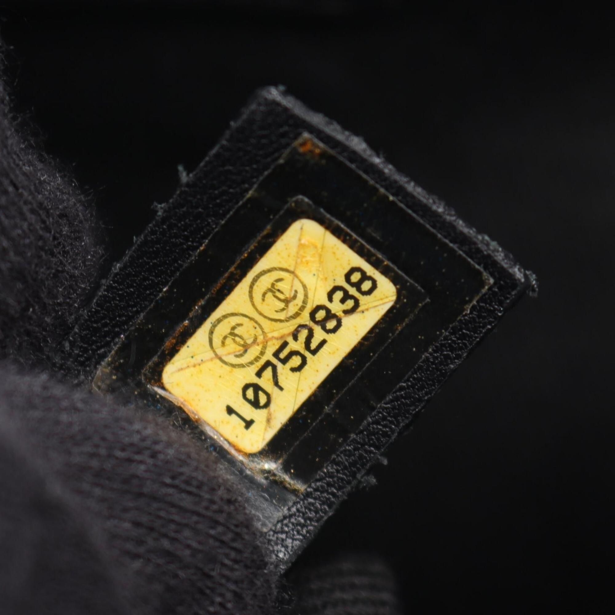 Leather Shoulder Bag (Pre-Owned) - Chanel - Modalova