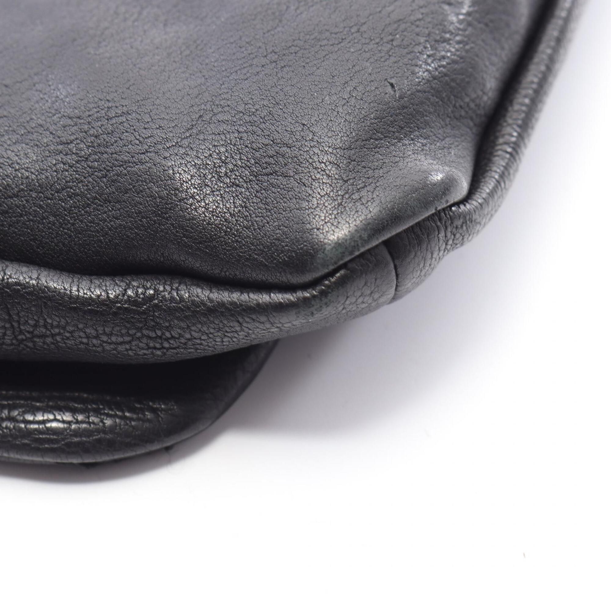 Leather Shoulder Bag (Pre-Owned) - Chanel - Modalova