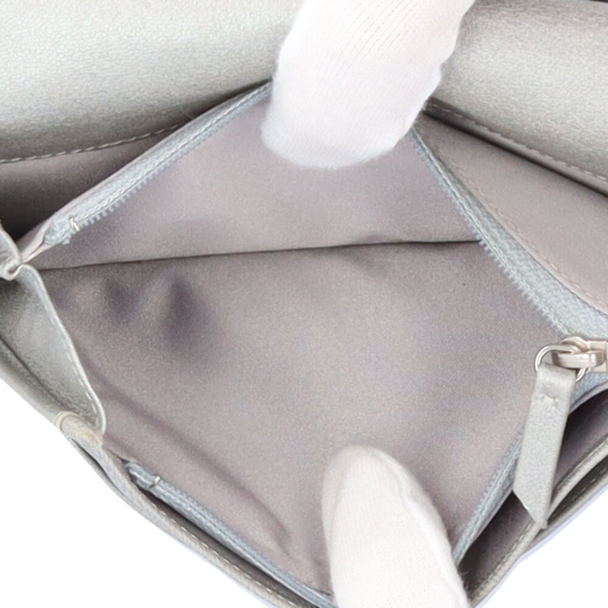 Leather Wallet (Bi-Fold) (Pre-Owned) - Chanel - Modalova