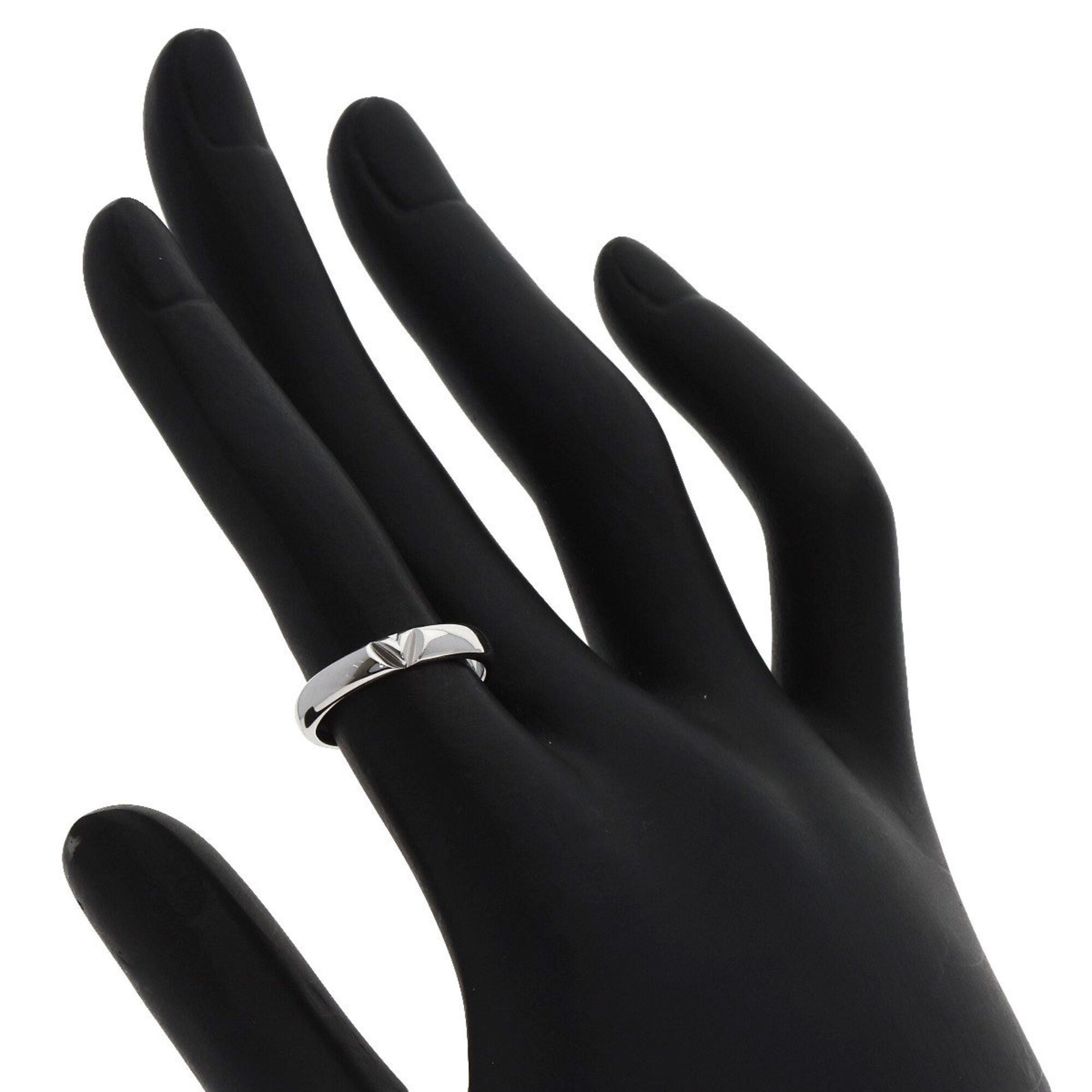 White Gold (18K) Band Ring (Pre-Owned) - Louis Vuitton - Modalova
