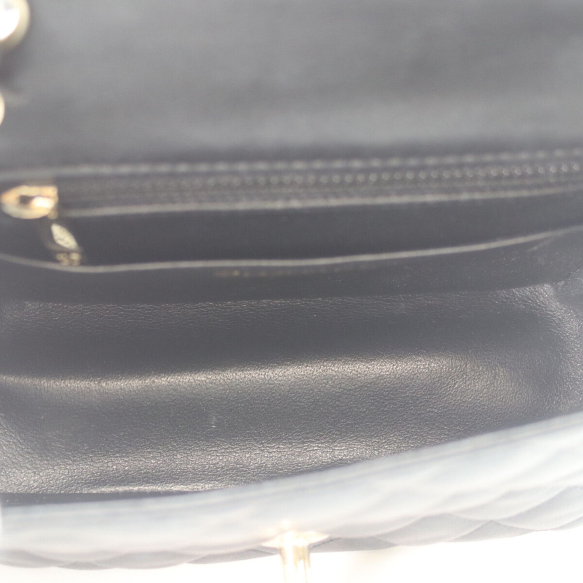 Leather Shoulder Bag (Pre-Owned) - Chanel - Modalova