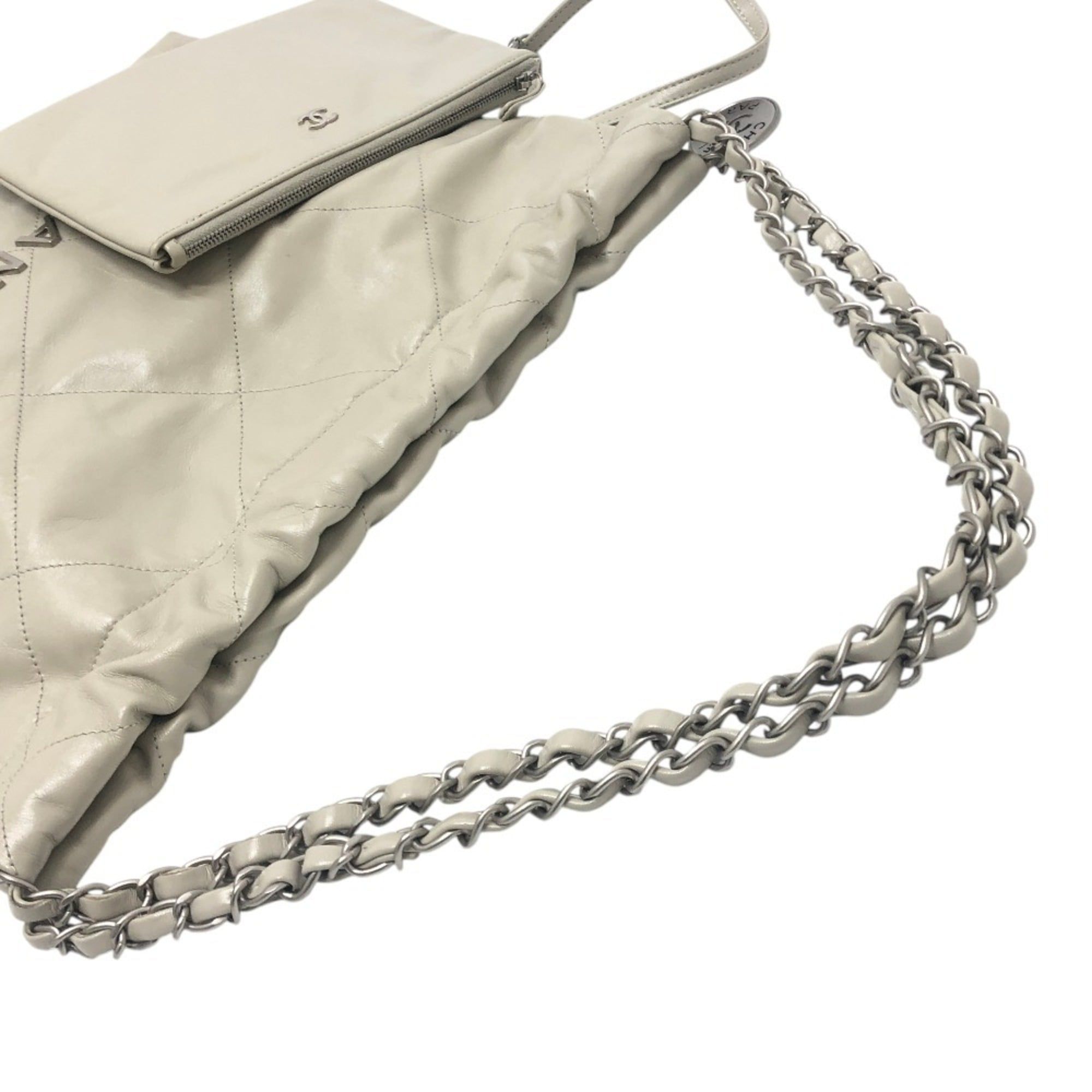 Leather Shoulder Bag (Pre-Owned) - Chanel - Modalova