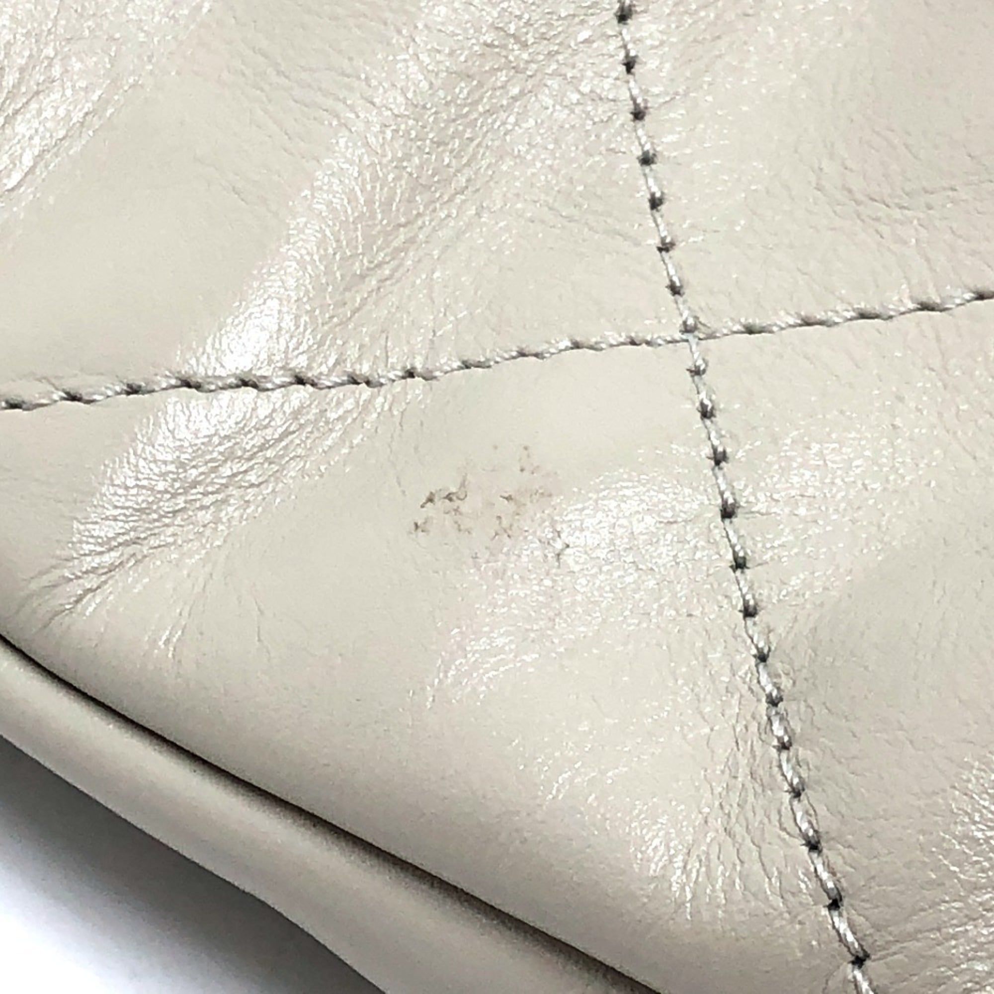 Leather Shoulder Bag (Pre-Owned) - Chanel - Modalova