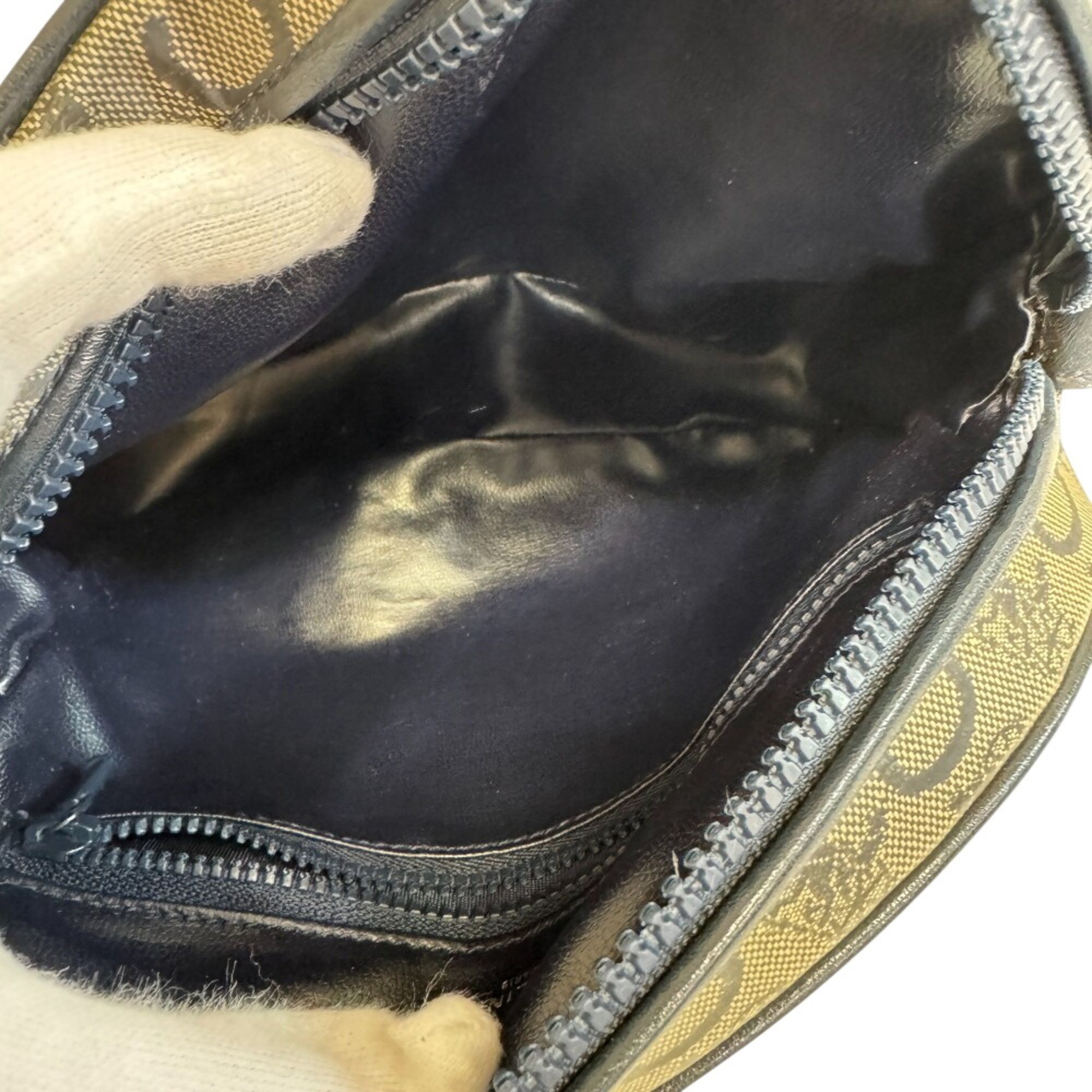 Pvc Leather Pochette Shoulder Bag (Pre-Owned) - Celine - Modalova