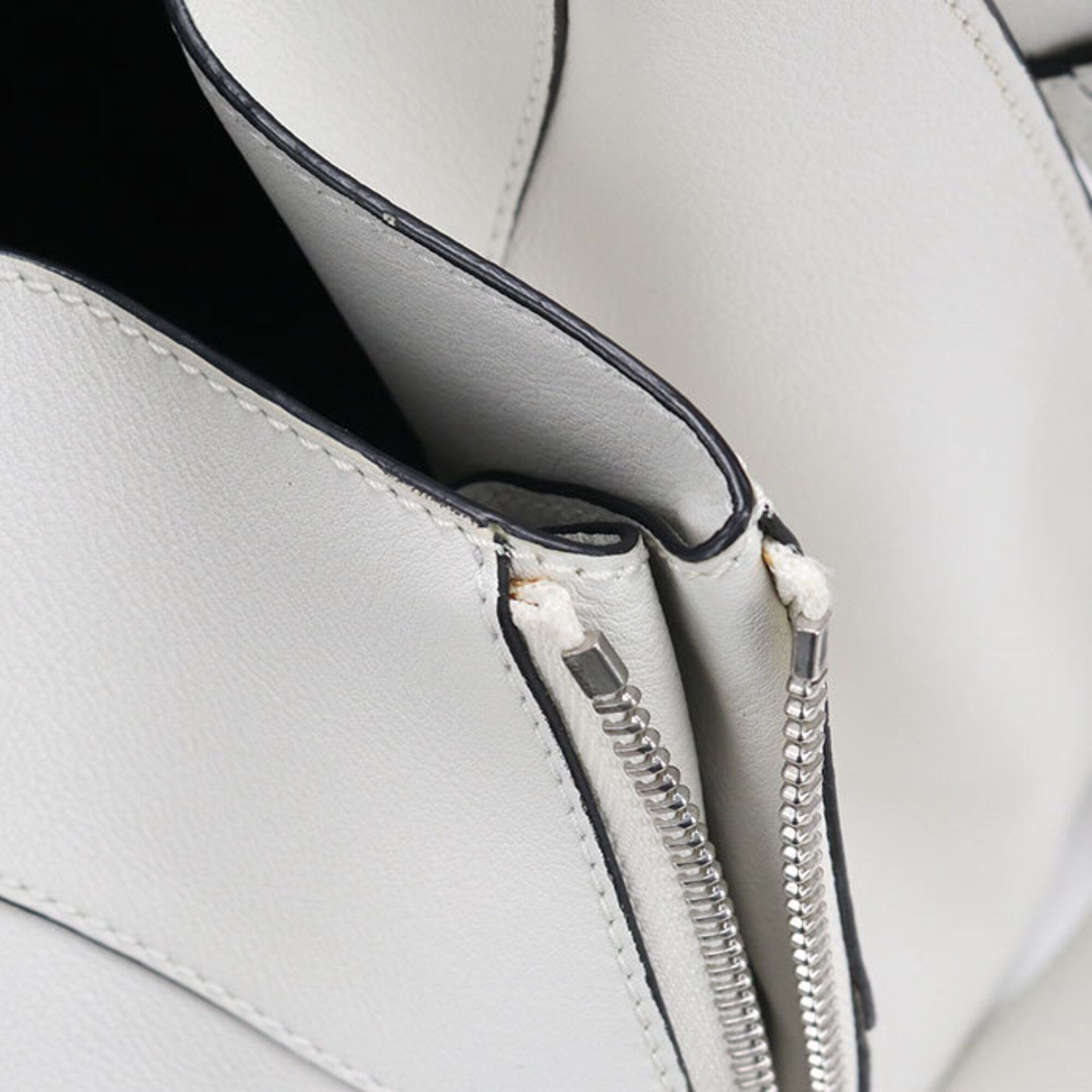 Leather Handbag (Pre-Owned) - Loewe - Modalova