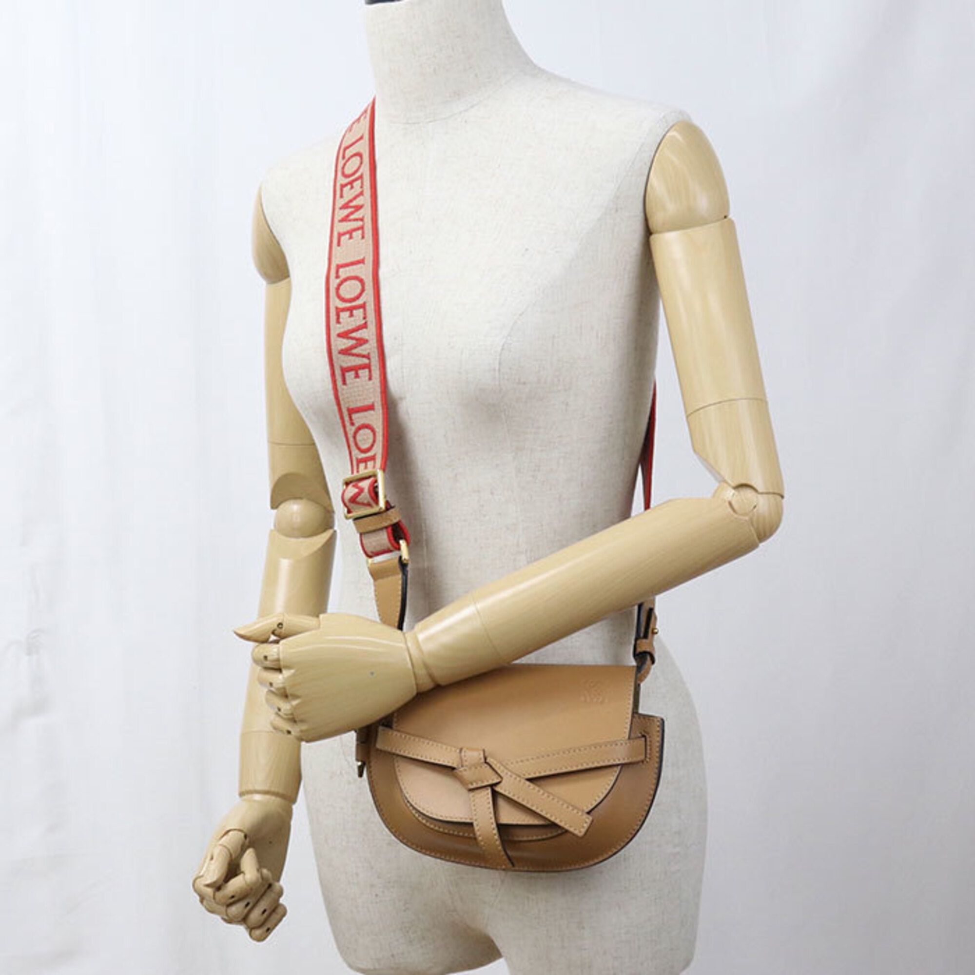 Leather Shoulder Bag (Pre-Owned) - Loewe - Modalova