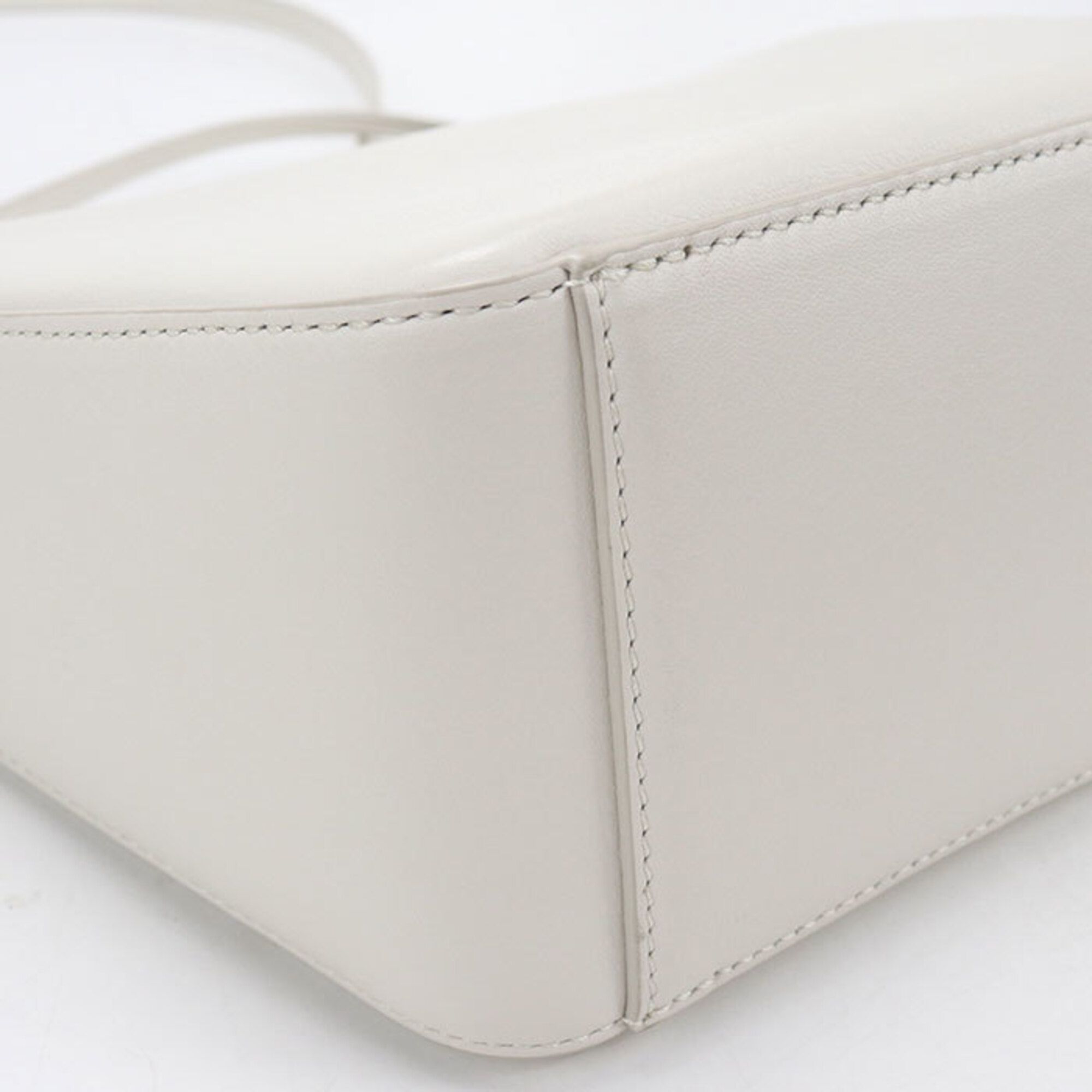 Leather Shoulder Bag (Pre-Owned) - Loewe - Modalova
