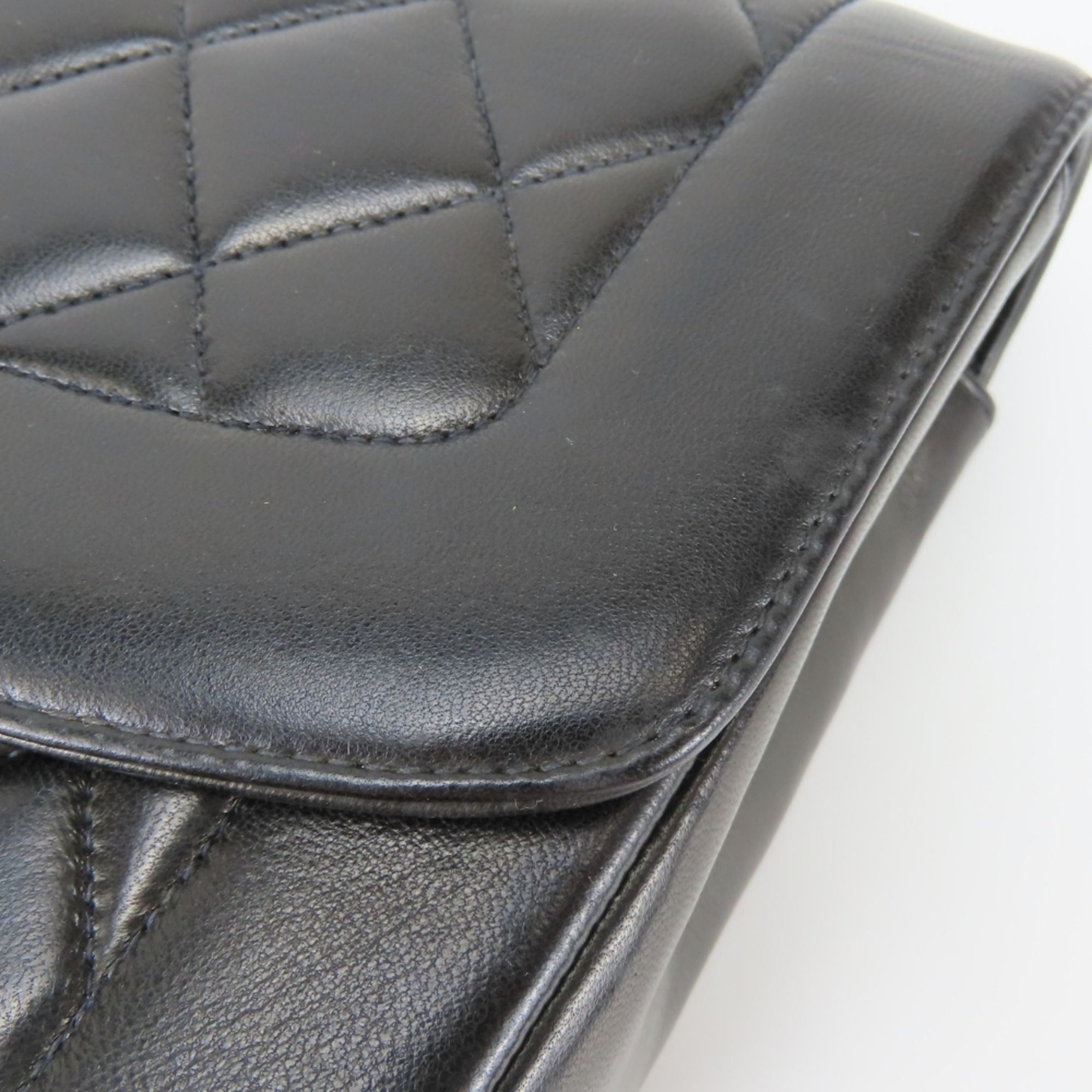 Leather Shoulder Bag (Pre-Owned) - Chanel - Modalova