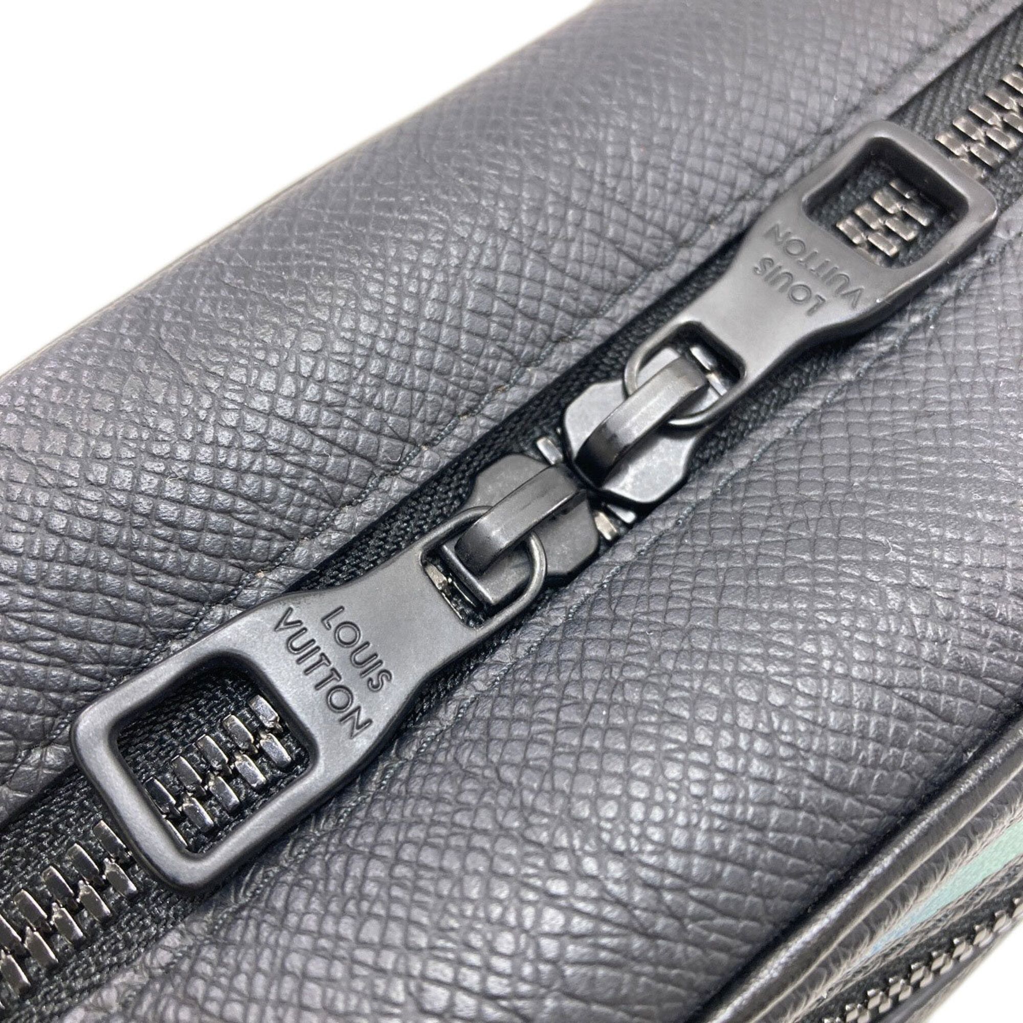 Taiga Leather Shoulder Bag (Pre-Owned) - Louis Vuitton - Modalova