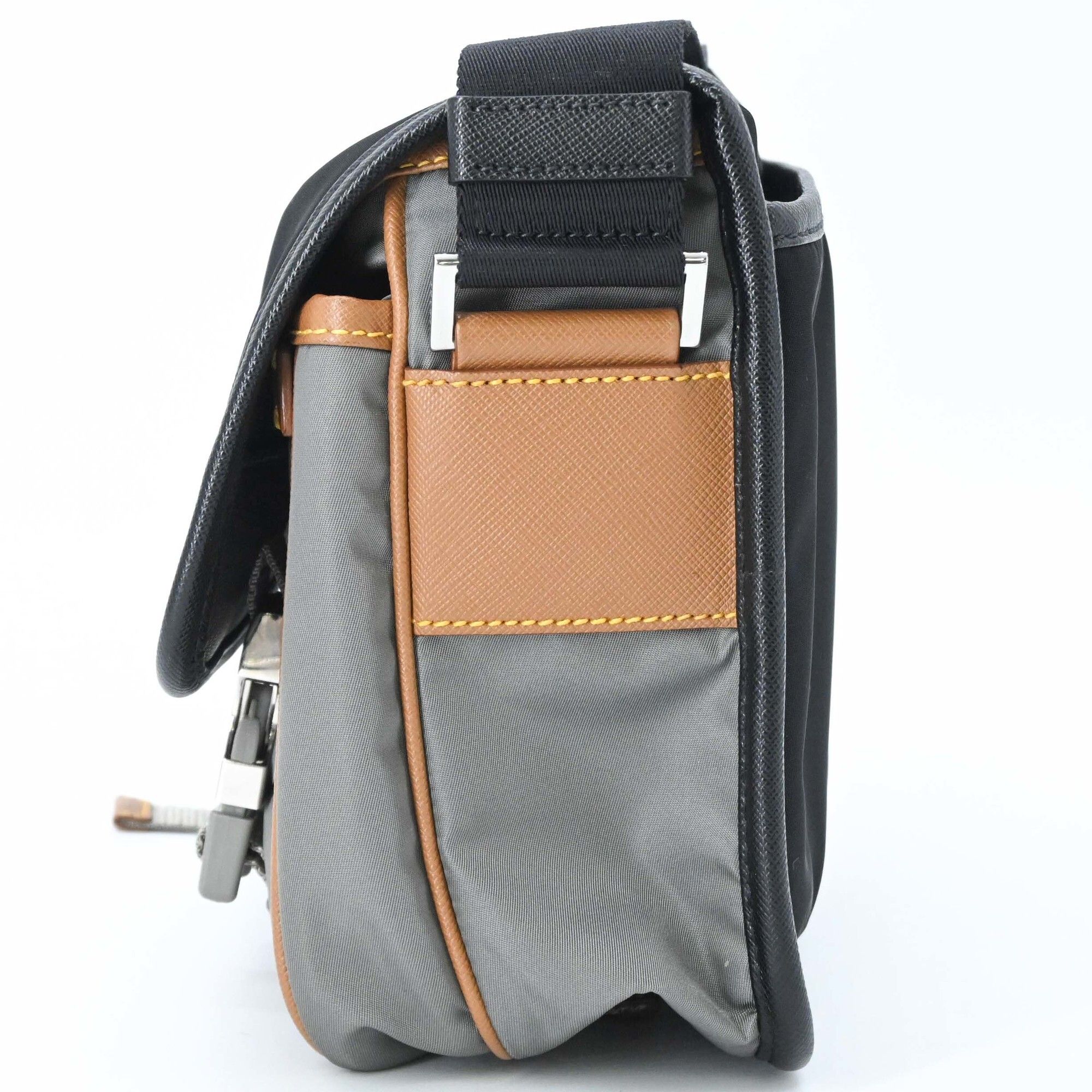 Nylon Leather Shoulder Bag (Pre-Owned) - Prada - Modalova