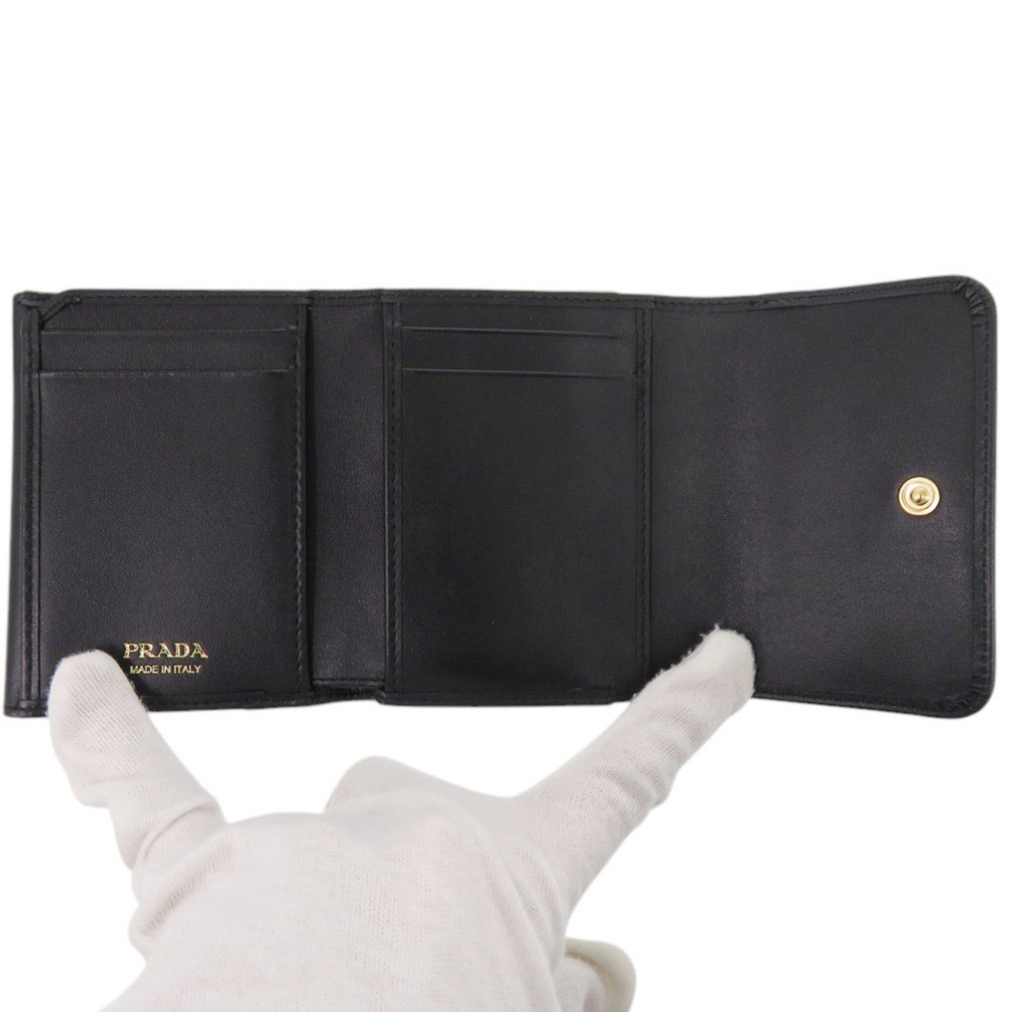 Saffiano Triangle Wallet (Tri-Fold) (Pre-Owned) - Prada - Modalova
