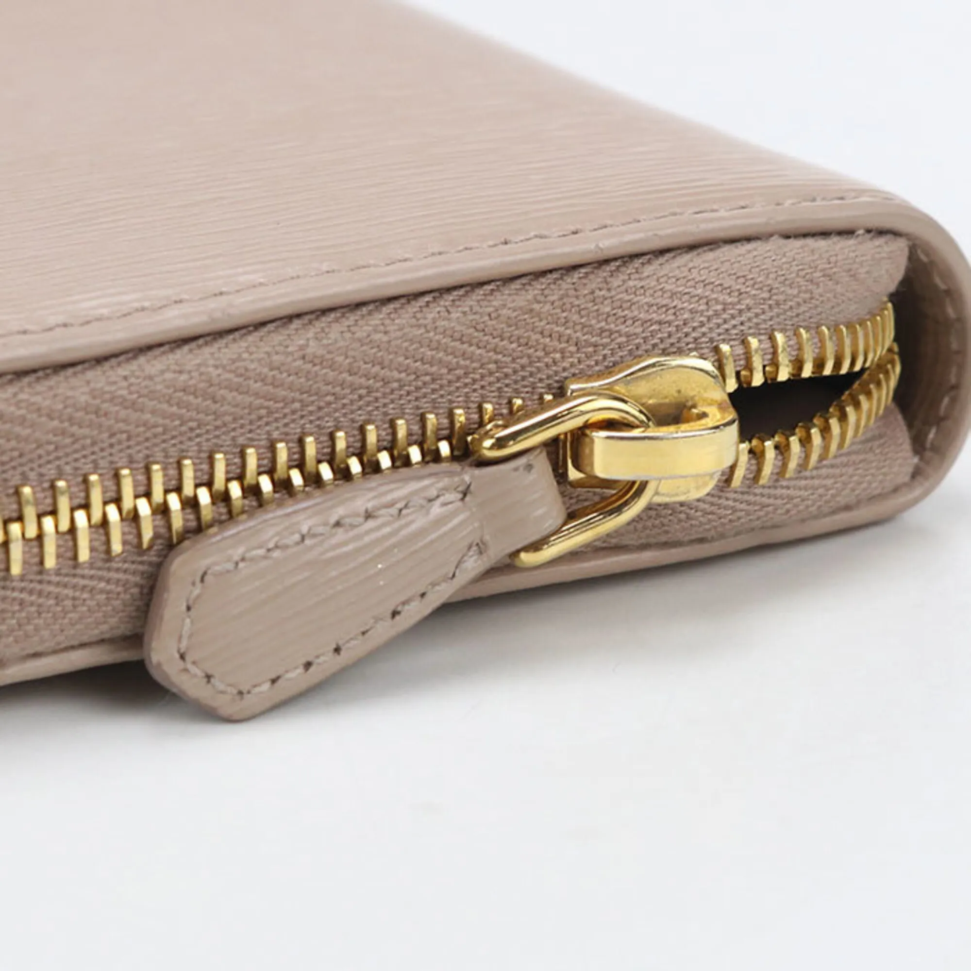 Leather Long Wallet (Bi-Fold) (Pre-Owned) - Prada - Modalova