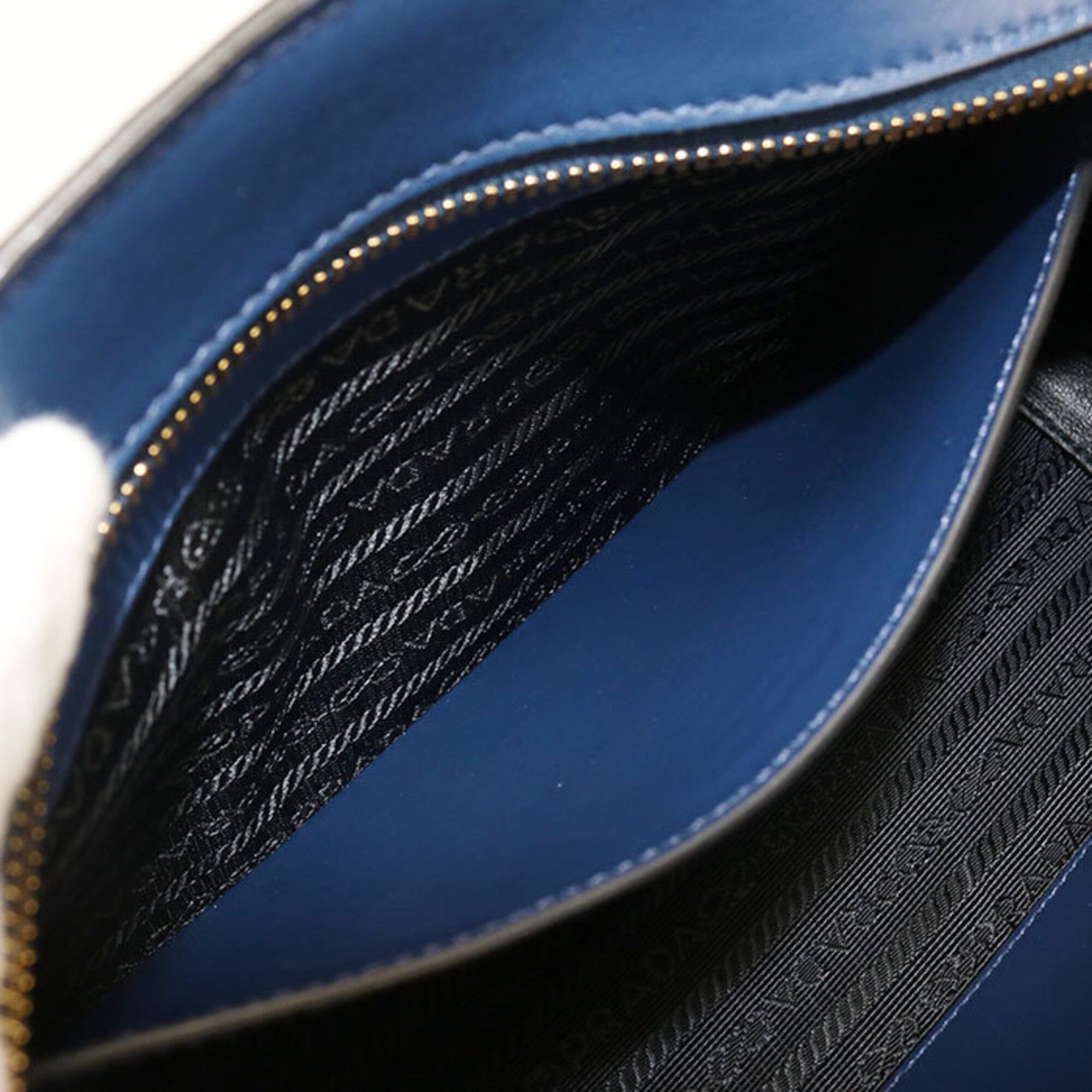 Leather Shoulder Bag (Pre-Owned) - Prada - Modalova