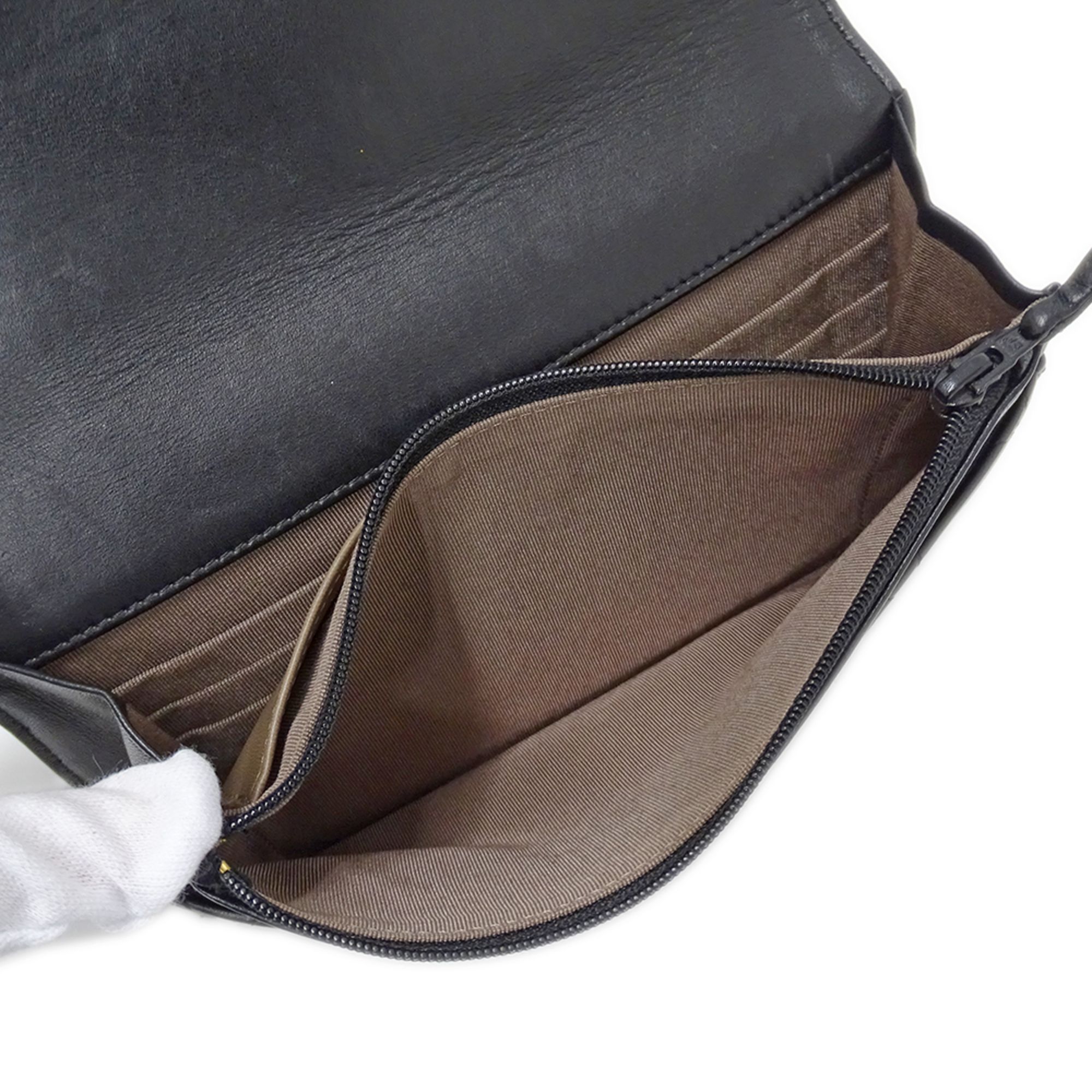 Leather Long Wallet (Bi-Fold) (Pre-Owned) - Chanel - Modalova