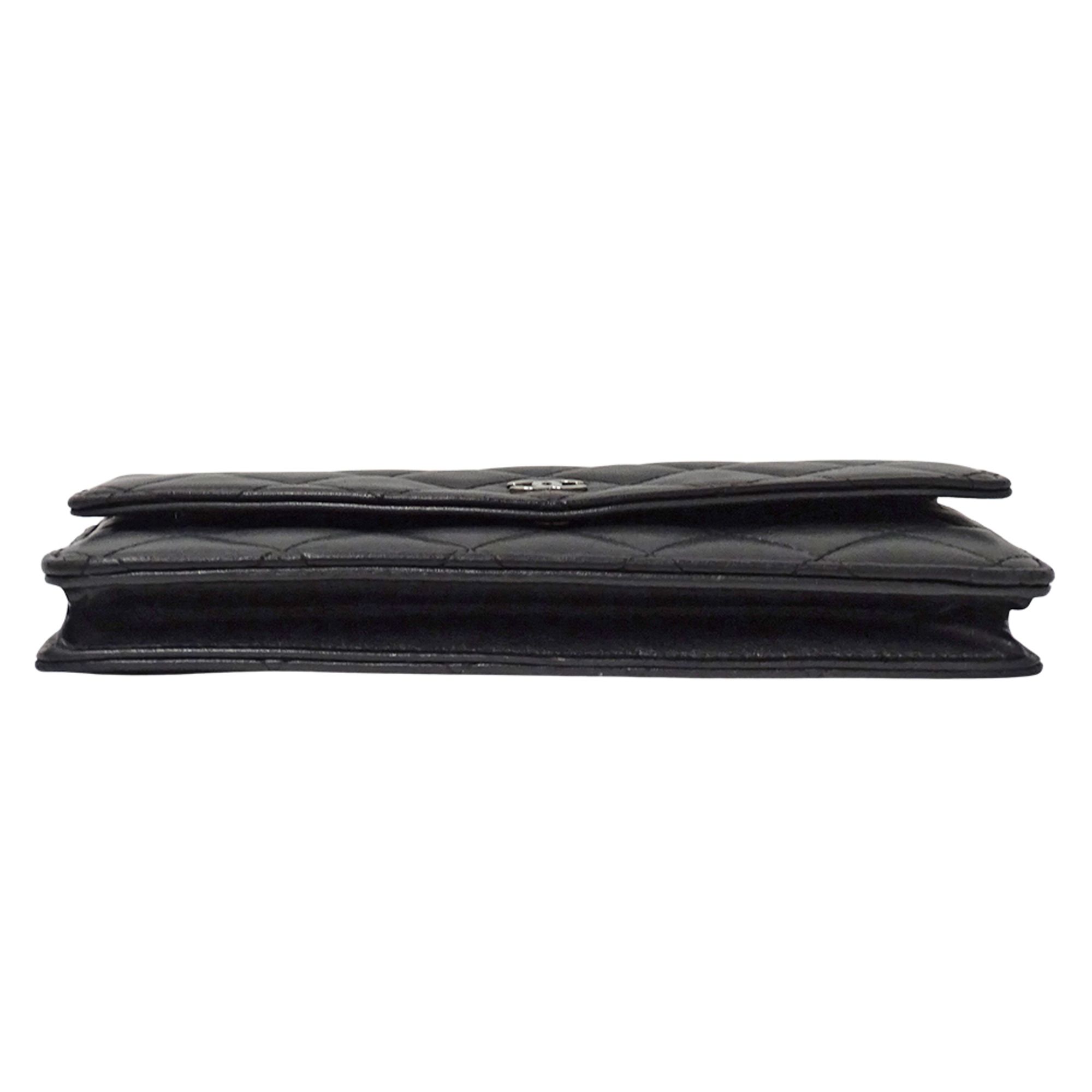 Leather Long Wallet (Bi-Fold) (Pre-Owned) - Chanel - Modalova