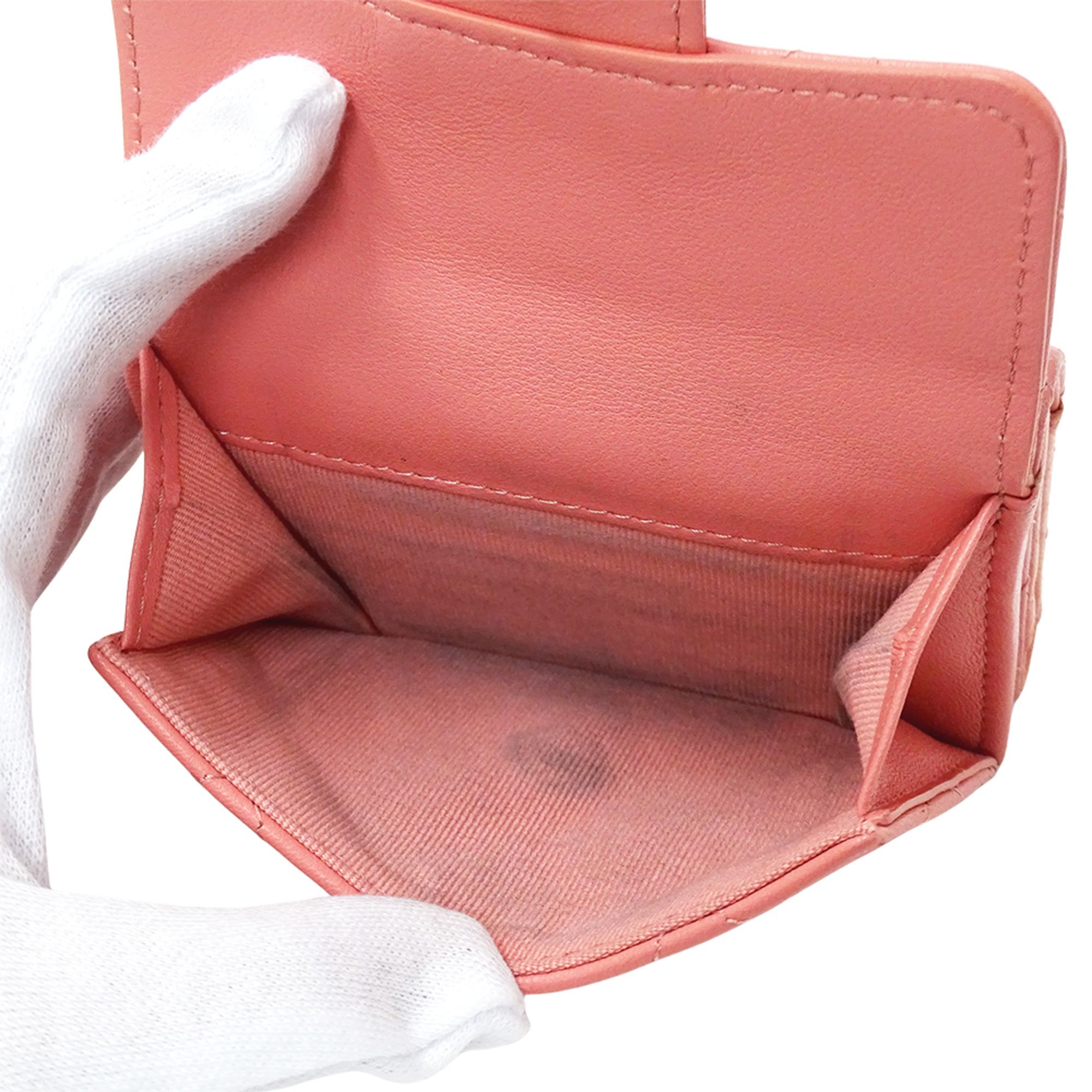 Leather Wallet (Tri-Fold) (Pre-Owned) - Chanel - Modalova