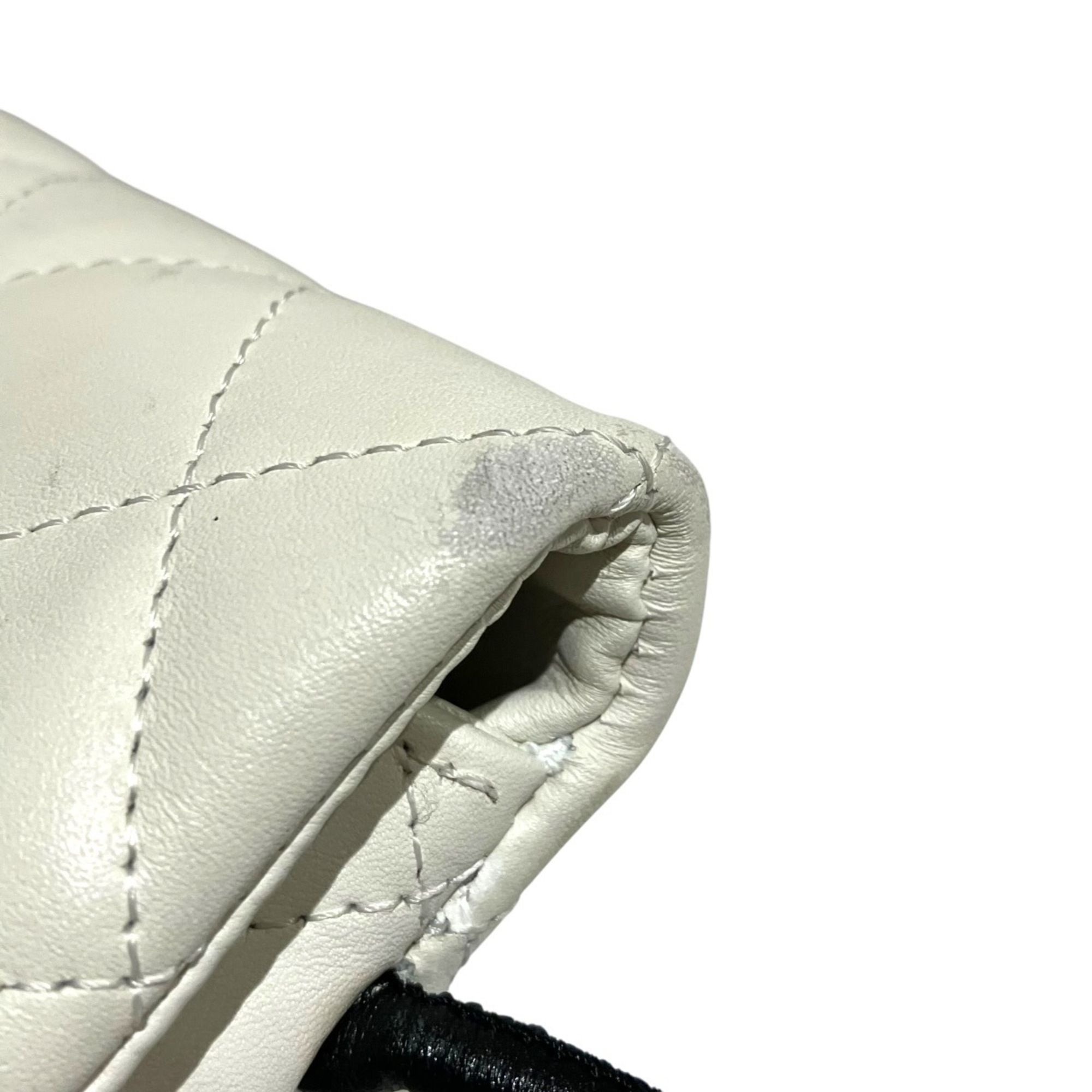 Leather Shoulder Bag (Pre-Owned) - Chanel - Modalova
