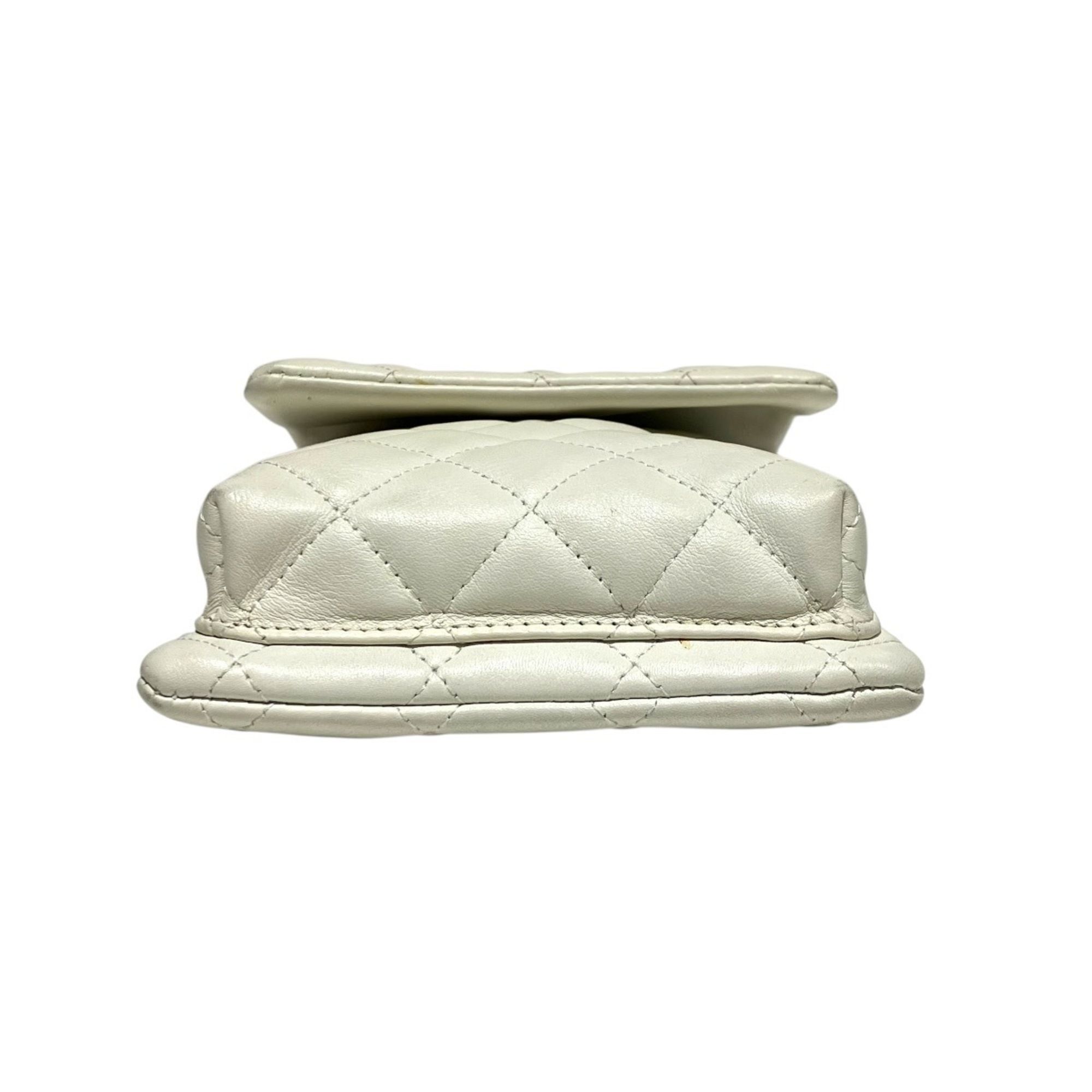 Leather Shoulder Bag (Pre-Owned) - Chanel - Modalova