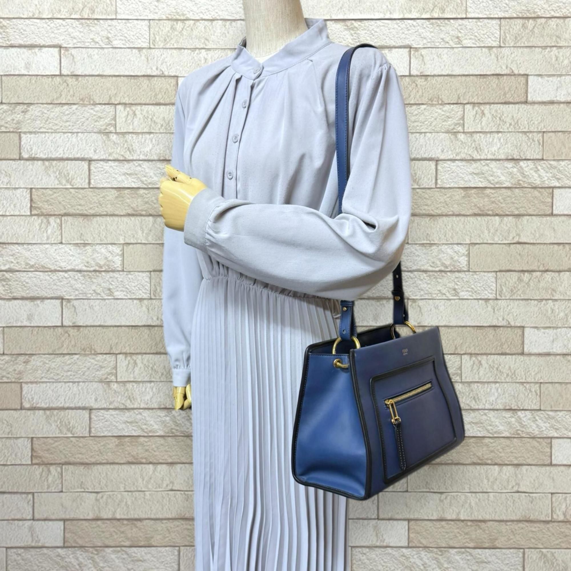 Leather Shoulder Bag (Pre-Owned) - Fendi - Modalova