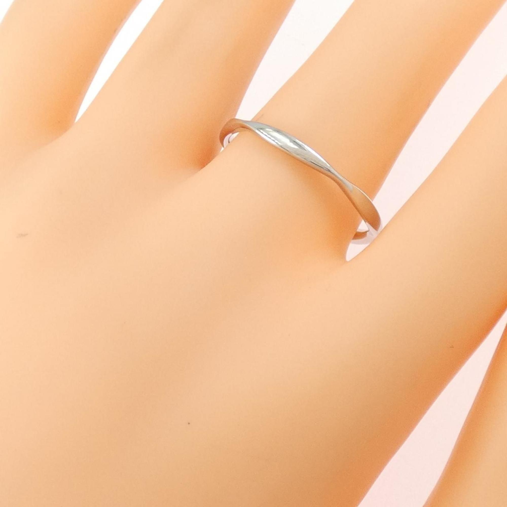 Camellia Band Ring (Pre-Owned) - Chanel - Modalova