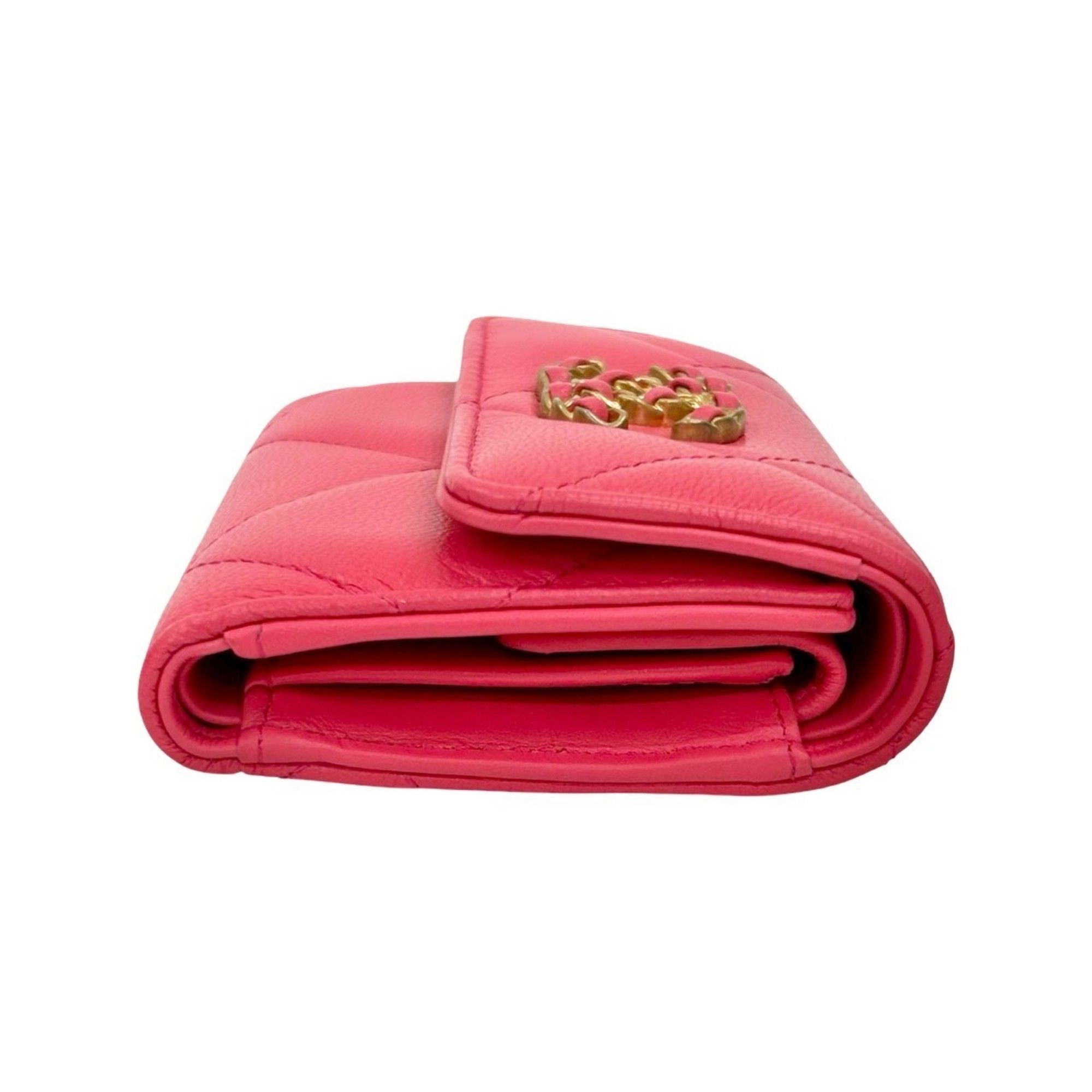 Leather Wallet (Tri-Fold) (Pre-Owned) - Chanel - Modalova