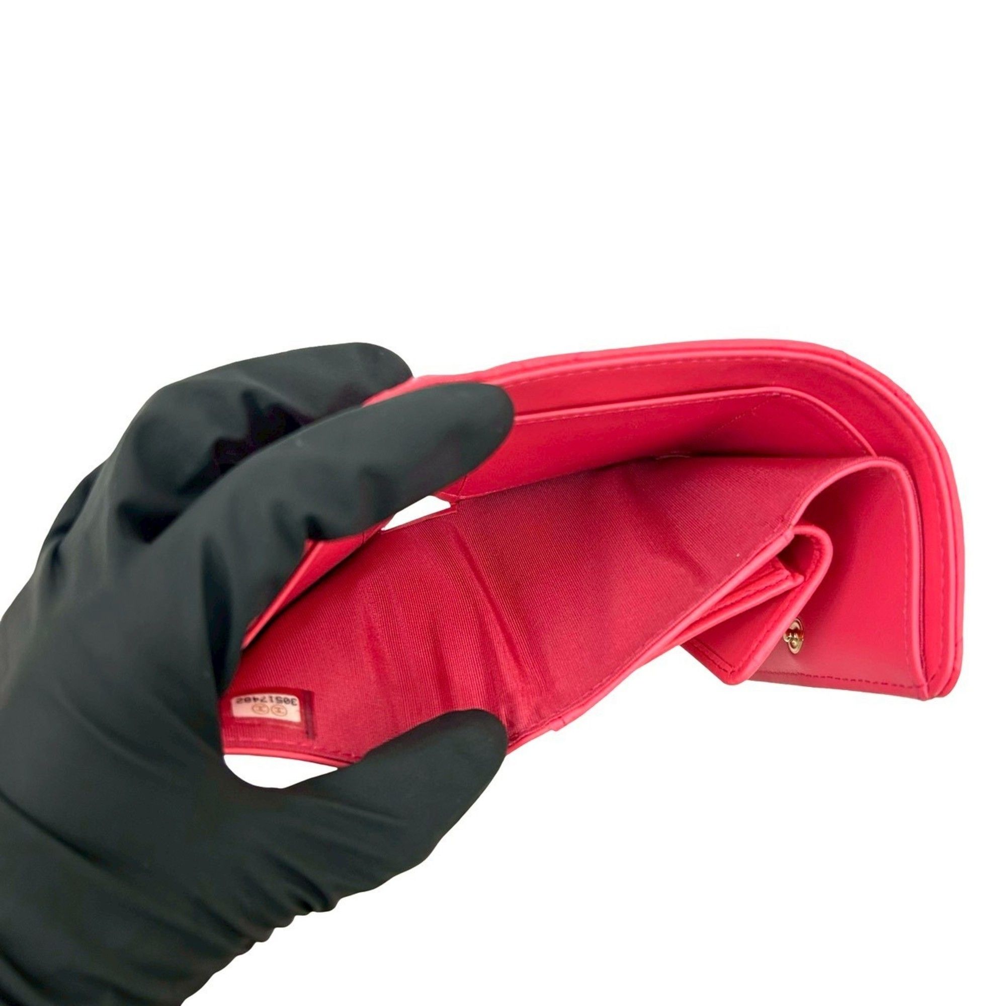 Leather Wallet (Tri-Fold) (Pre-Owned) - Chanel - Modalova