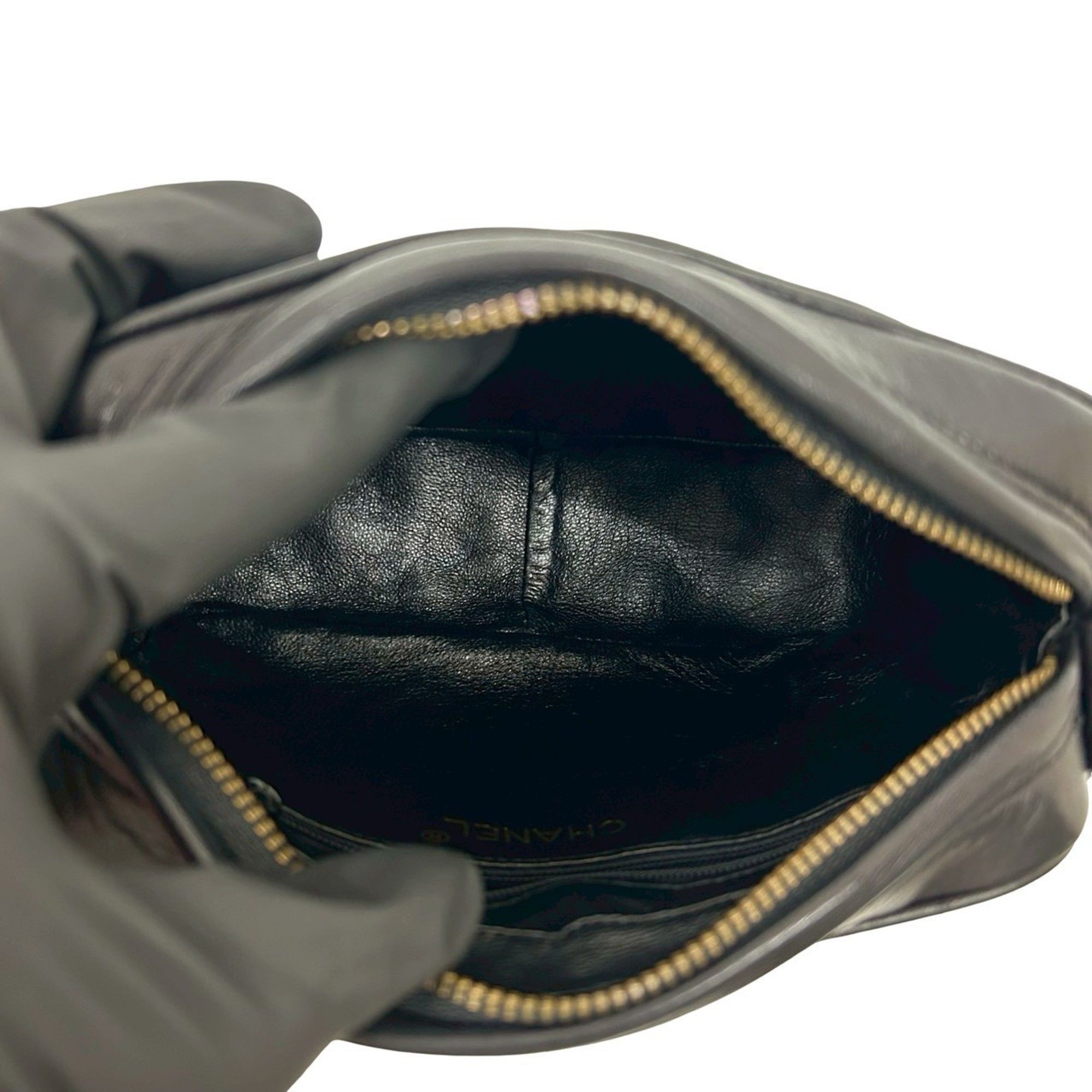 Leather Shoulder Bag (Pre-Owned) - Chanel - Modalova