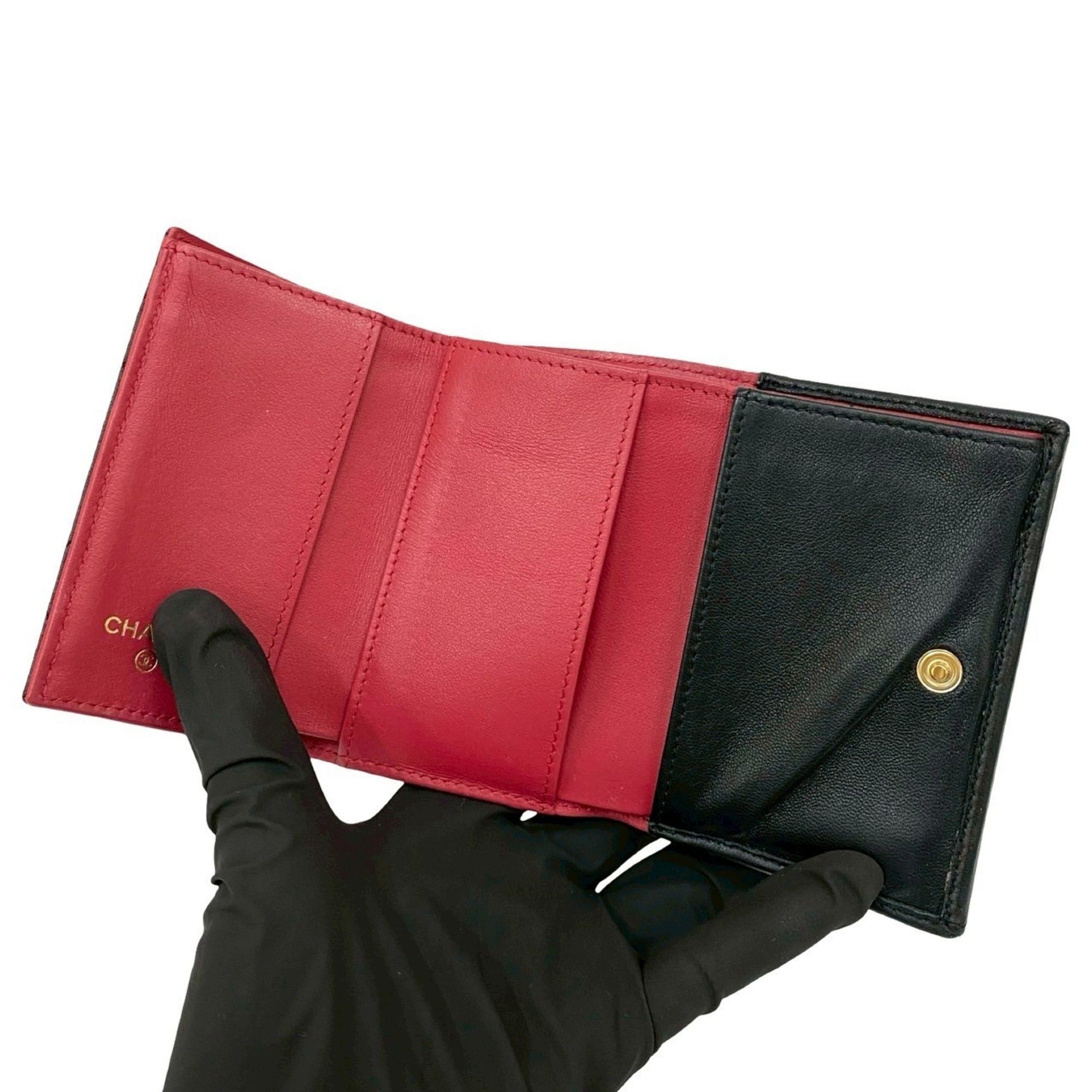 Leather Wallet (Tri-Fold) (Pre-Owned) - Chanel - Modalova