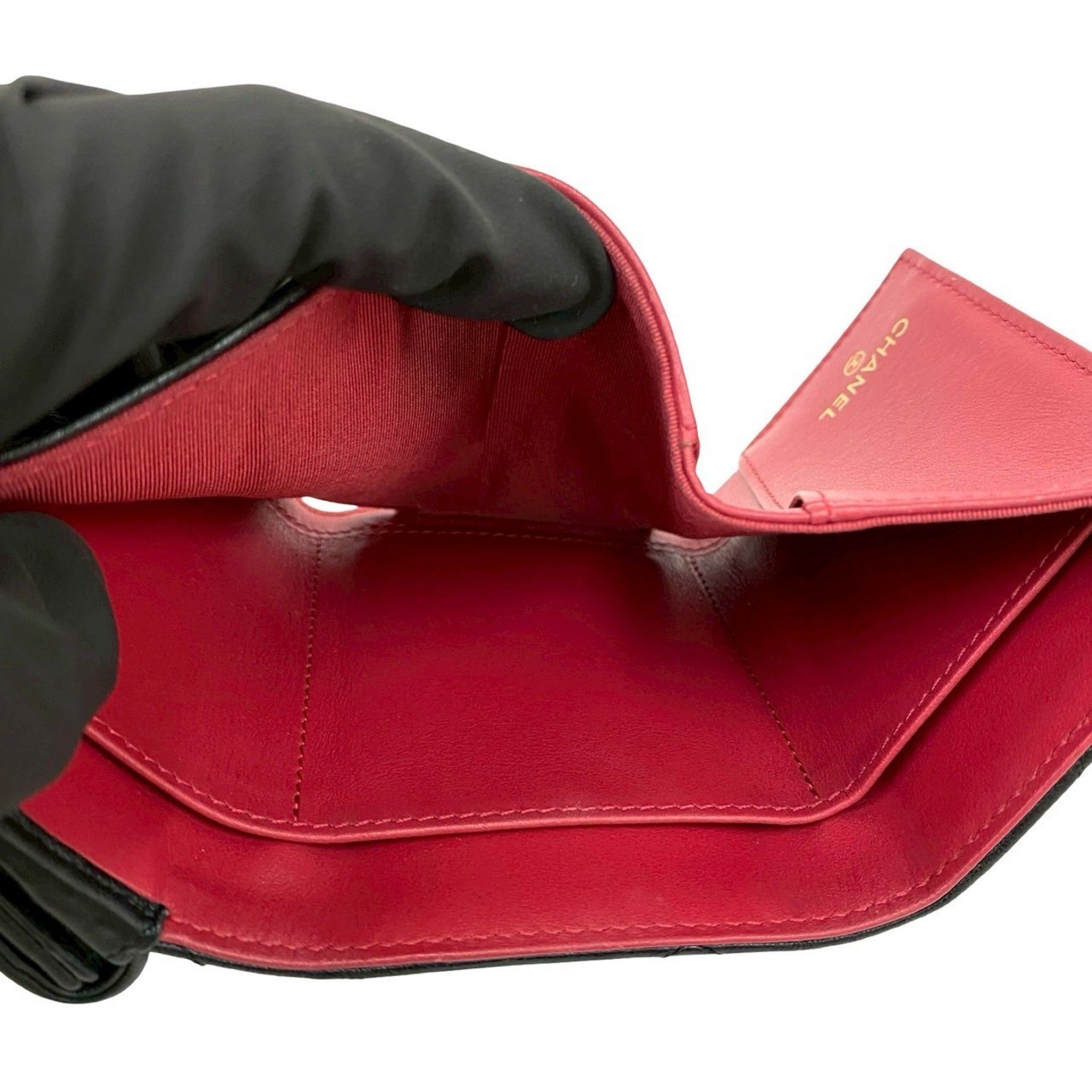 Leather Wallet (Tri-Fold) (Pre-Owned) - Chanel - Modalova