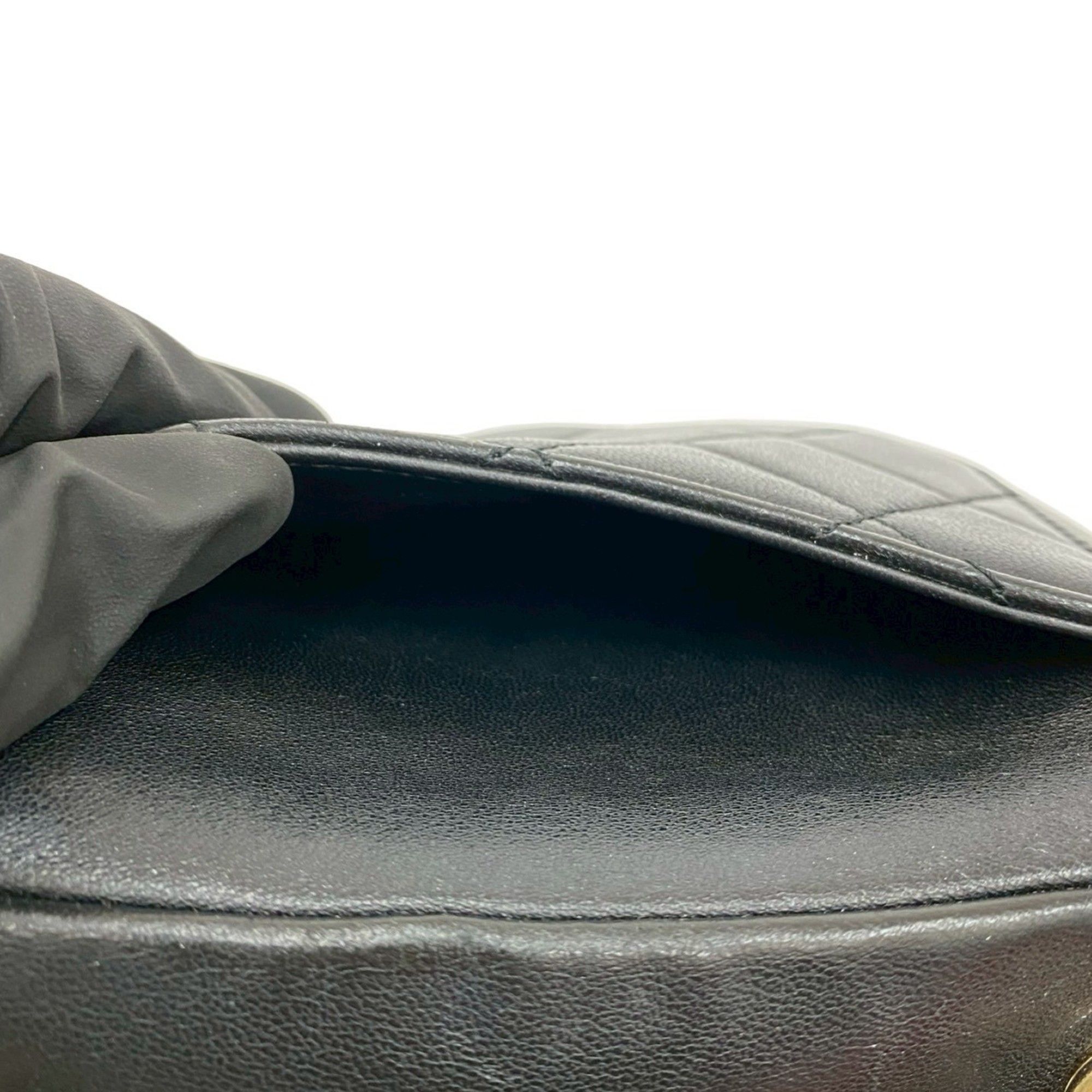 Leather Handbag Shoulder Bag (Pre-Owned) - Chanel - Modalova