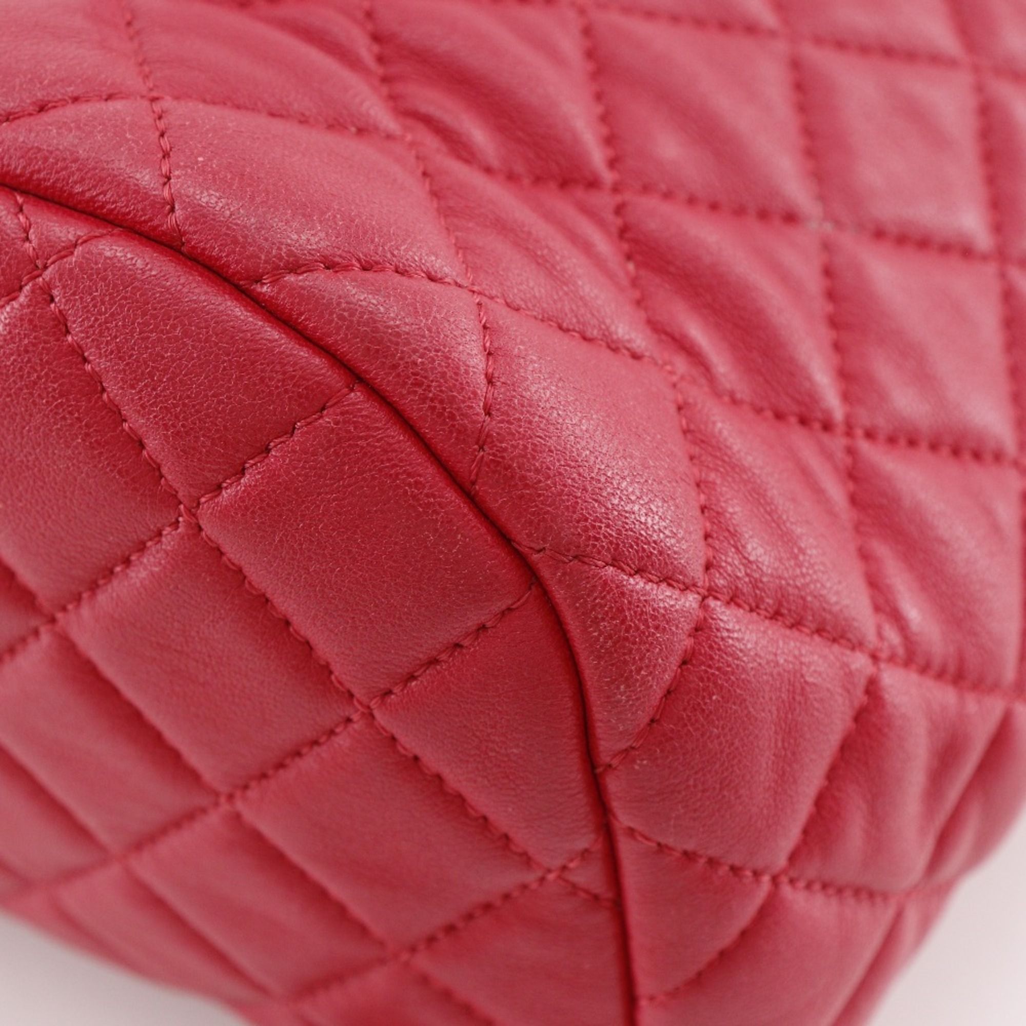 Matelasse Leather Backpack (Pre-Owned) - Chanel - Modalova