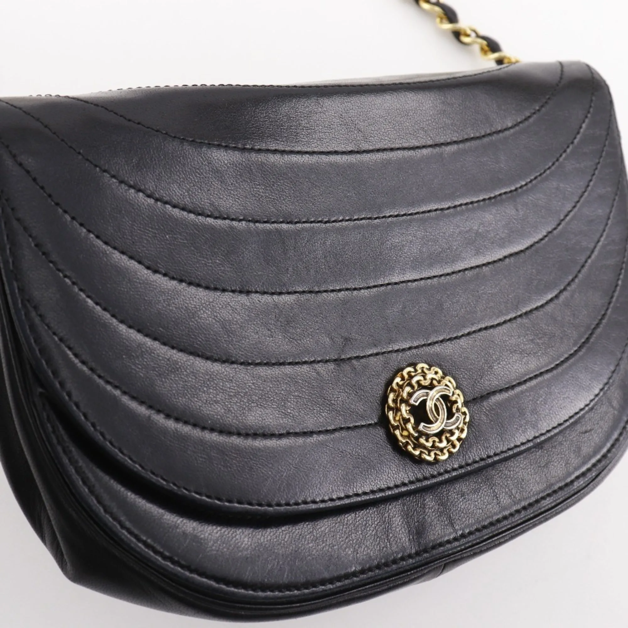 Leather Shoulder Bag (Pre-Owned) - Chanel - Modalova