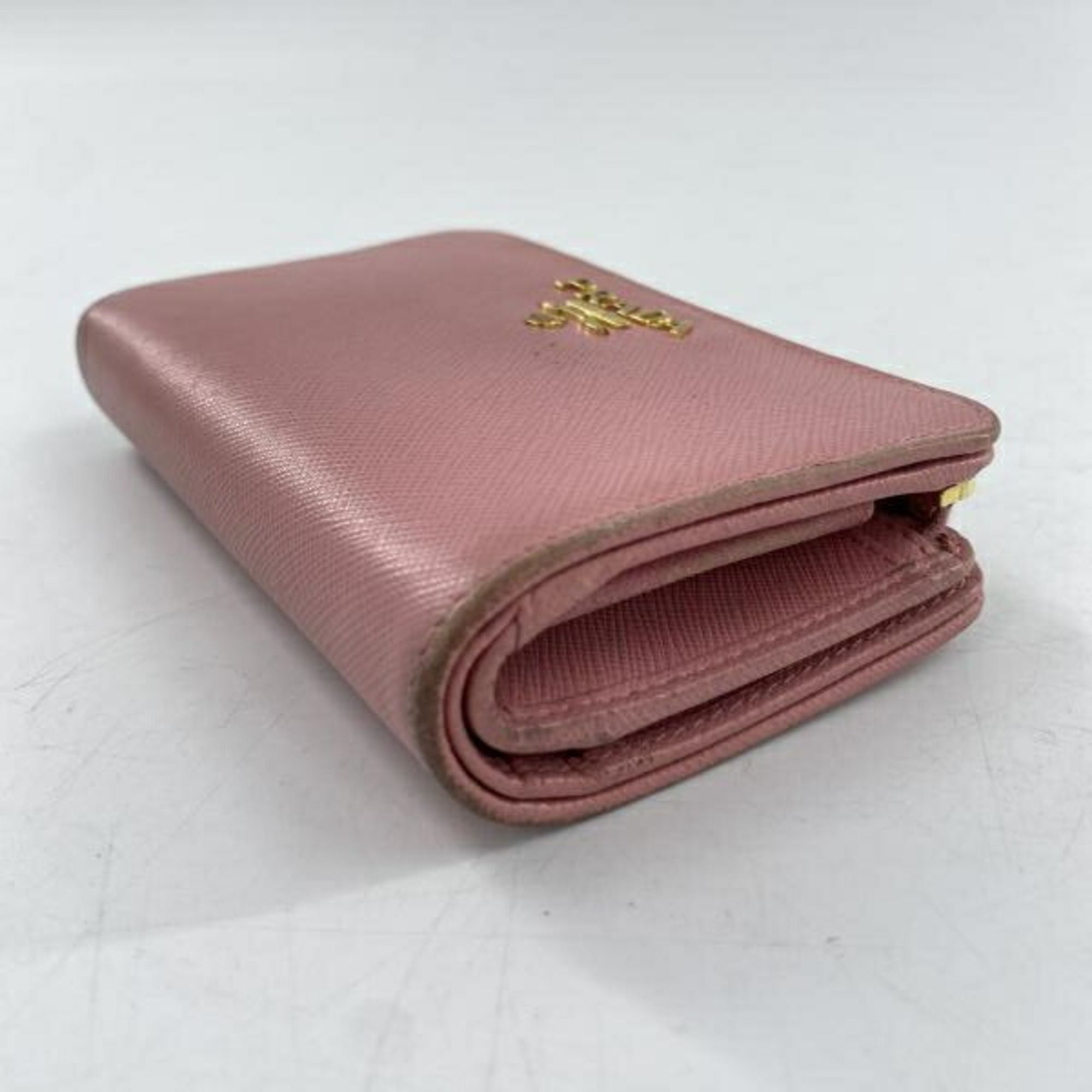 Saffiano Triangle Wallet (Bi-Fold) (Pre-Owned) - Prada - Modalova