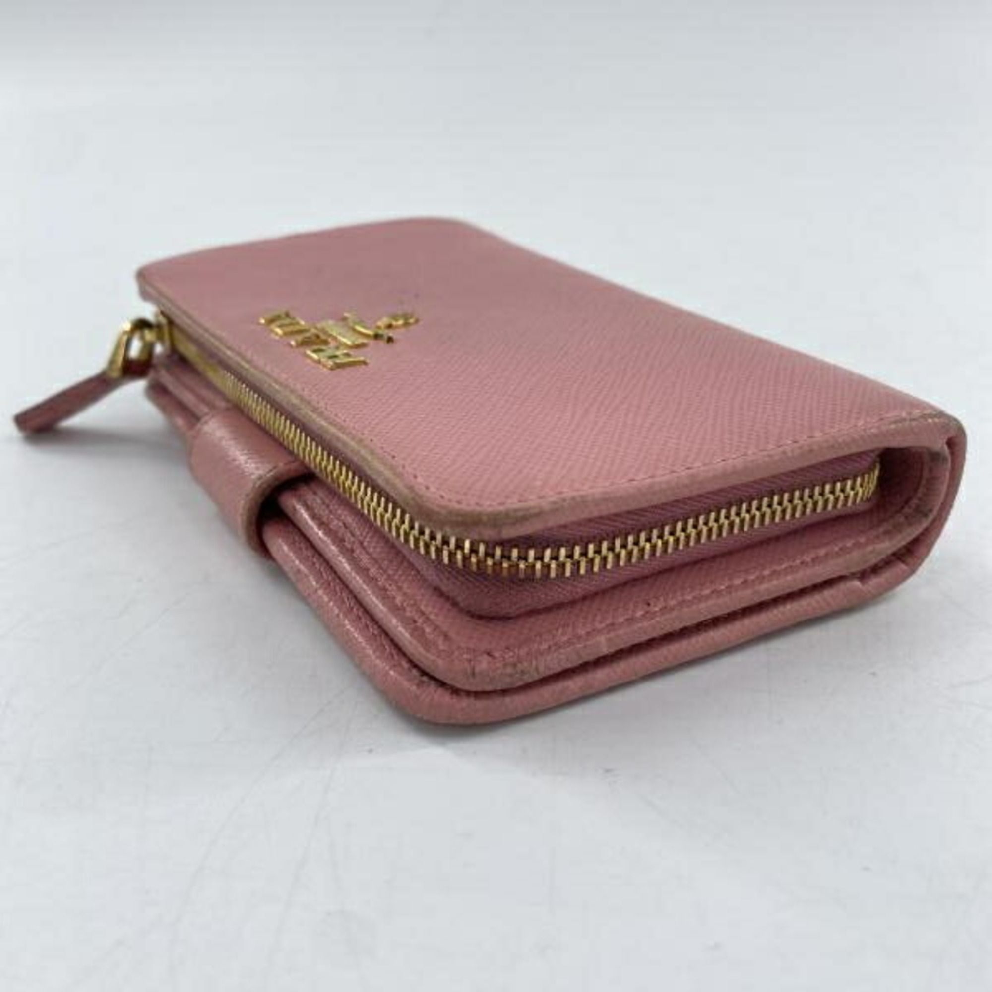 Saffiano Triangle Wallet (Bi-Fold) (Pre-Owned) - Prada - Modalova