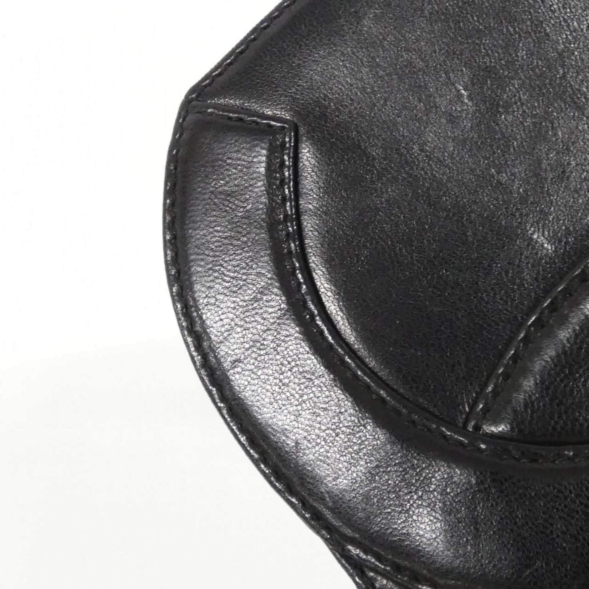 Leather Shoulder Bag (Pre-Owned) - Chanel - Modalova